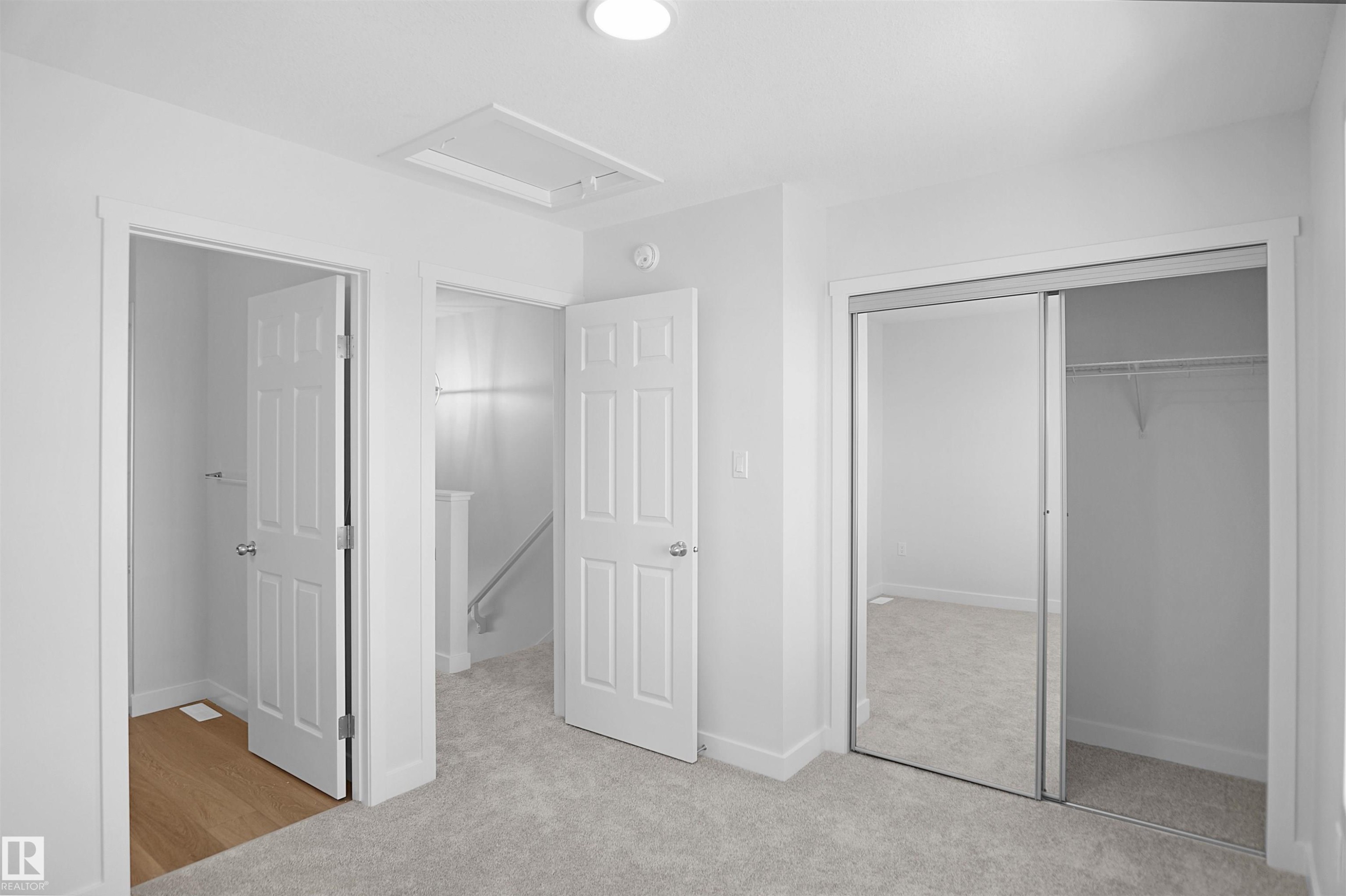 936 19 Avenue, Edmonton, AB - Indoor Photo Showing Other Room