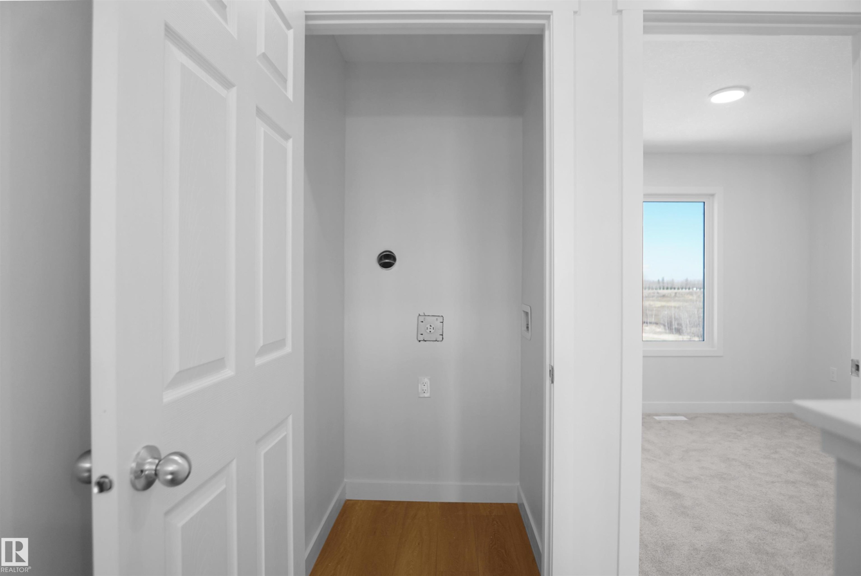 936 19 Avenue, Edmonton, AB - Indoor