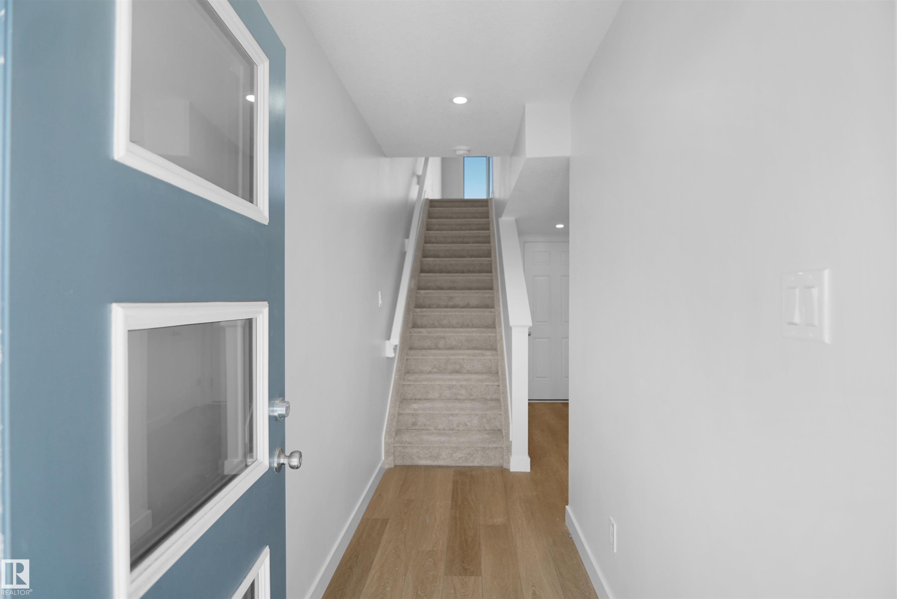 936 19 Avenue, Edmonton, AB - Indoor Photo Showing Other Room