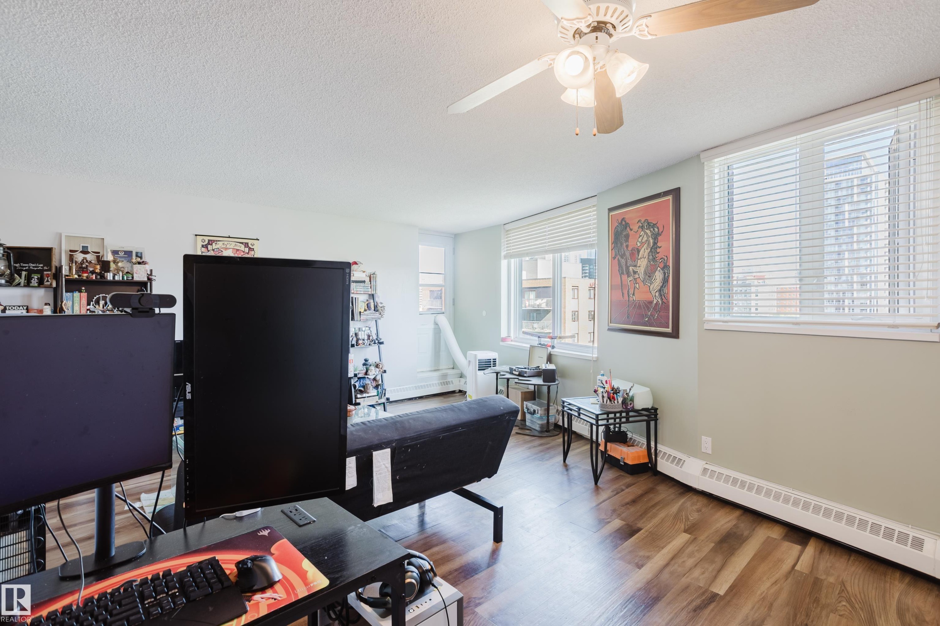 903 9916 113 Street, Edmonton, AB - Indoor Photo Showing Other Room