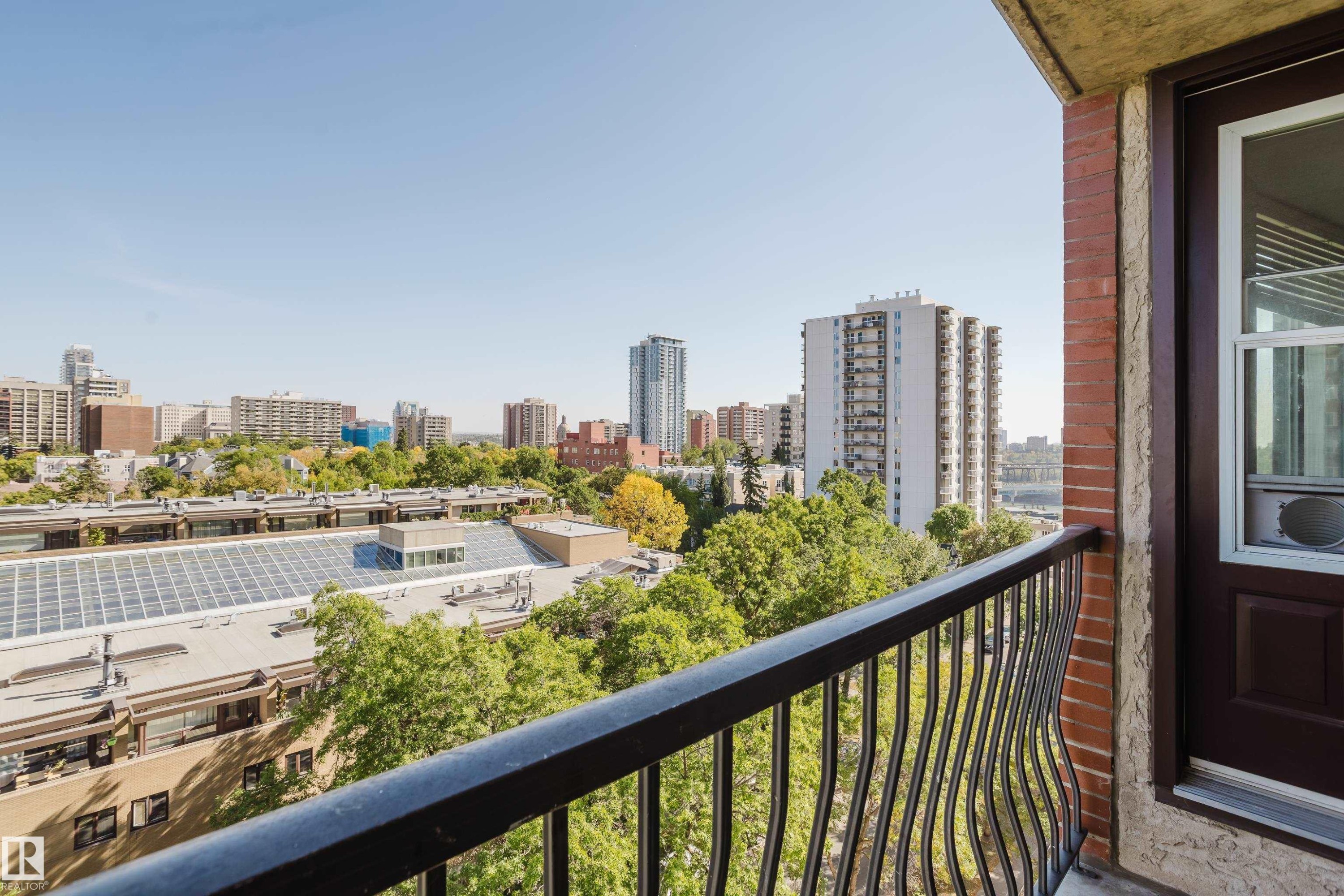 903 9916 113 Street, Edmonton, AB - Outdoor With View