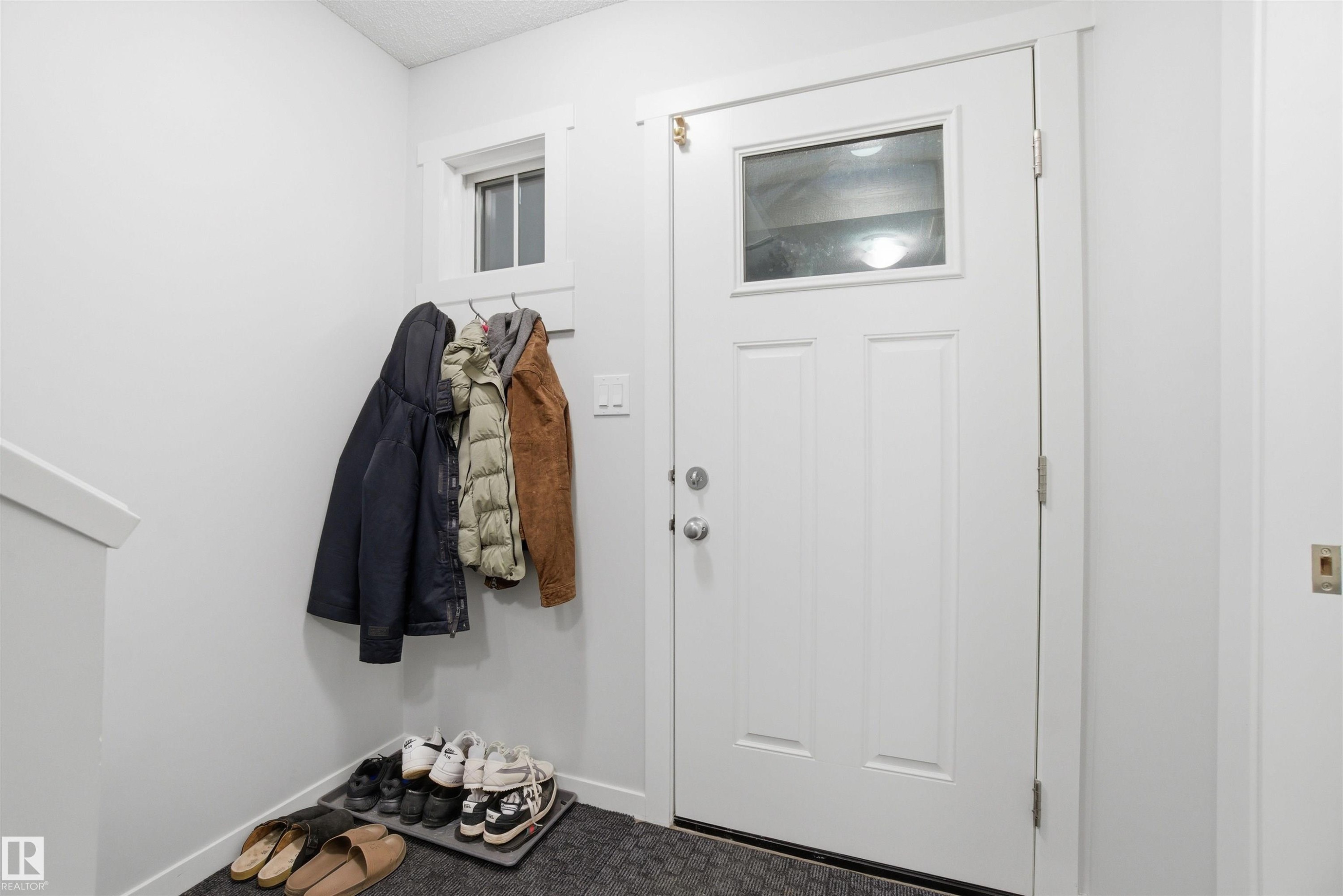36 1530 Tamarack Boulevard, Edmonton, AB - Indoor Photo Showing Other Room