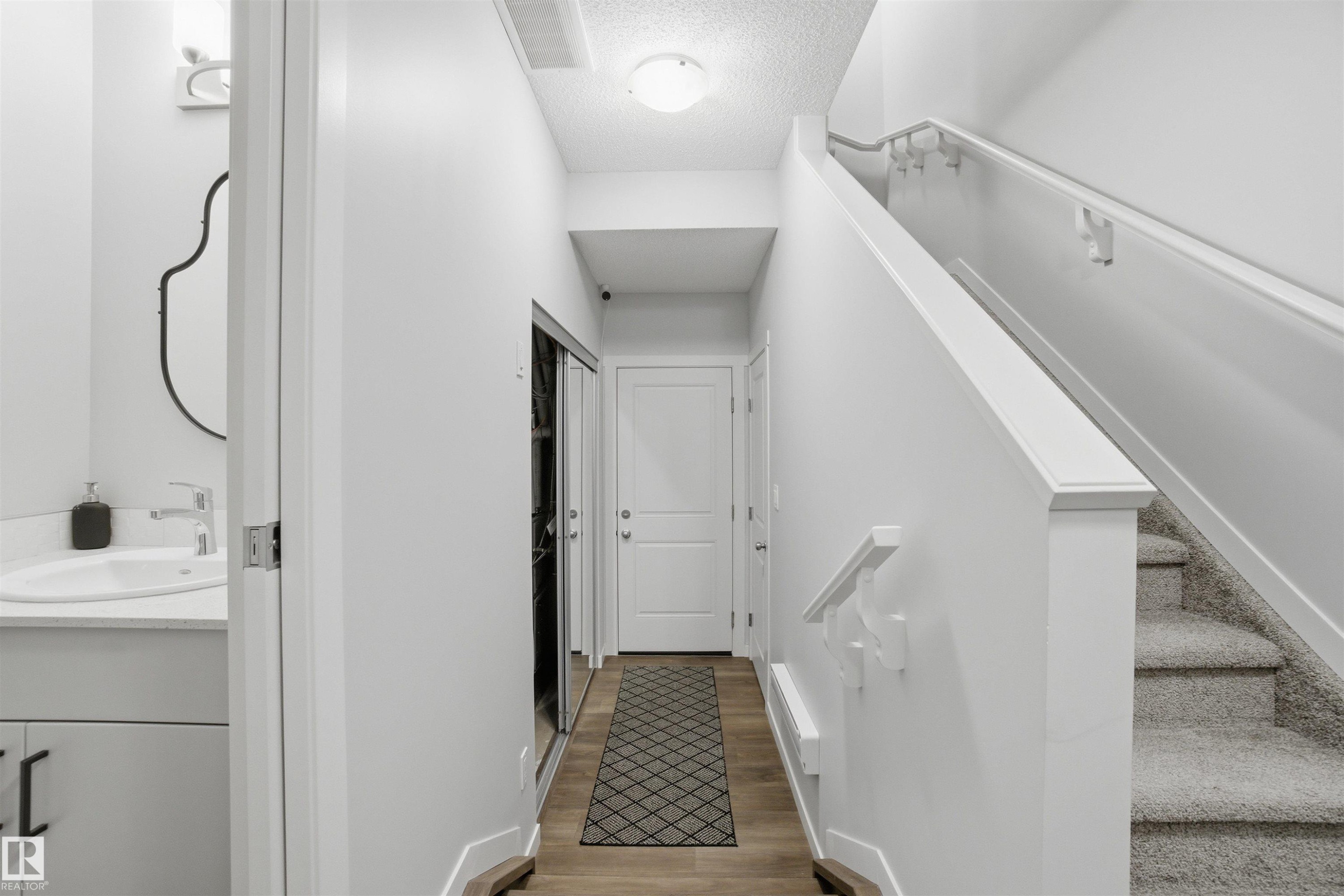 36 1530 Tamarack Boulevard, Edmonton, AB - Indoor