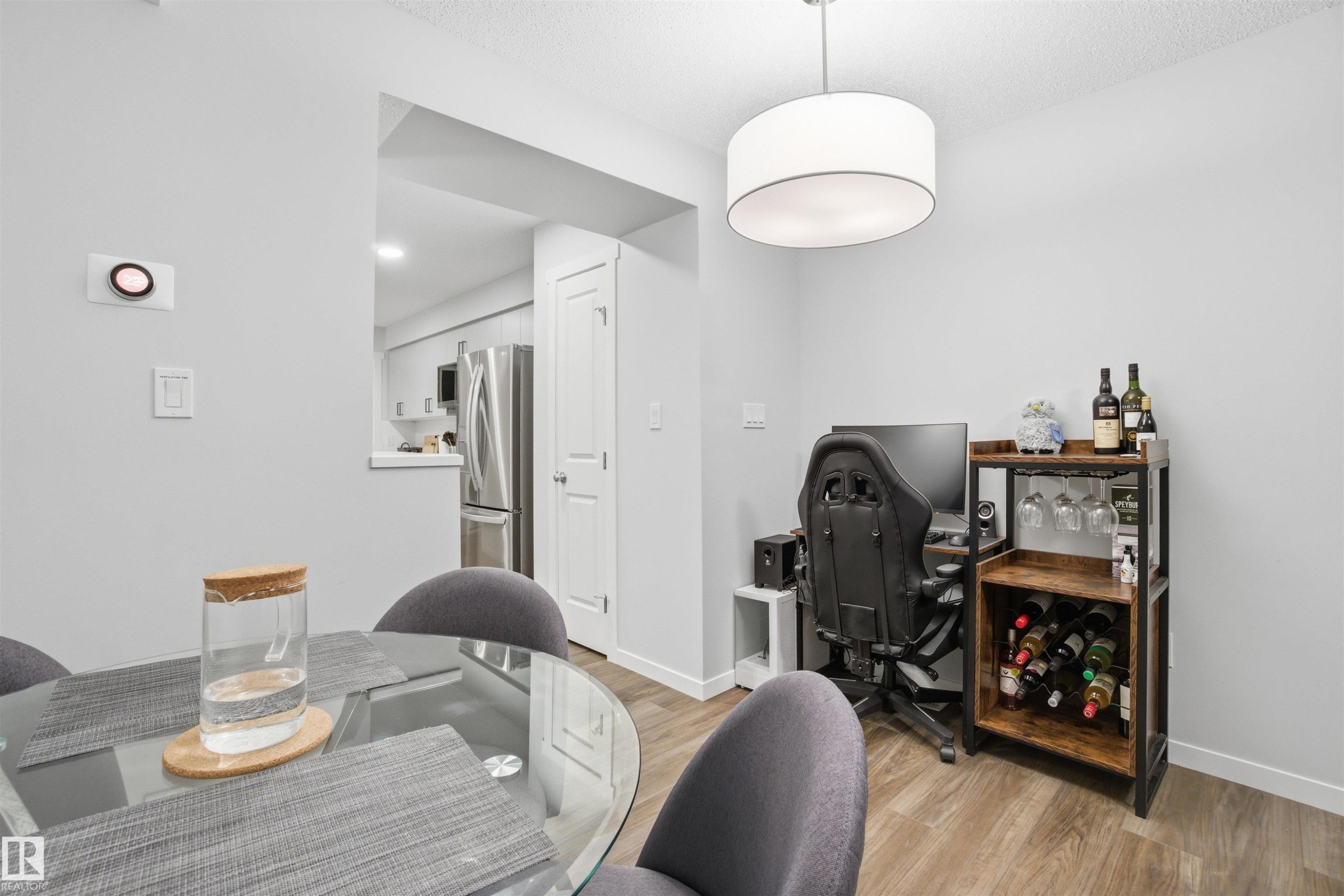 36 1530 Tamarack Boulevard, Edmonton, AB - Indoor Photo Showing Dining Room