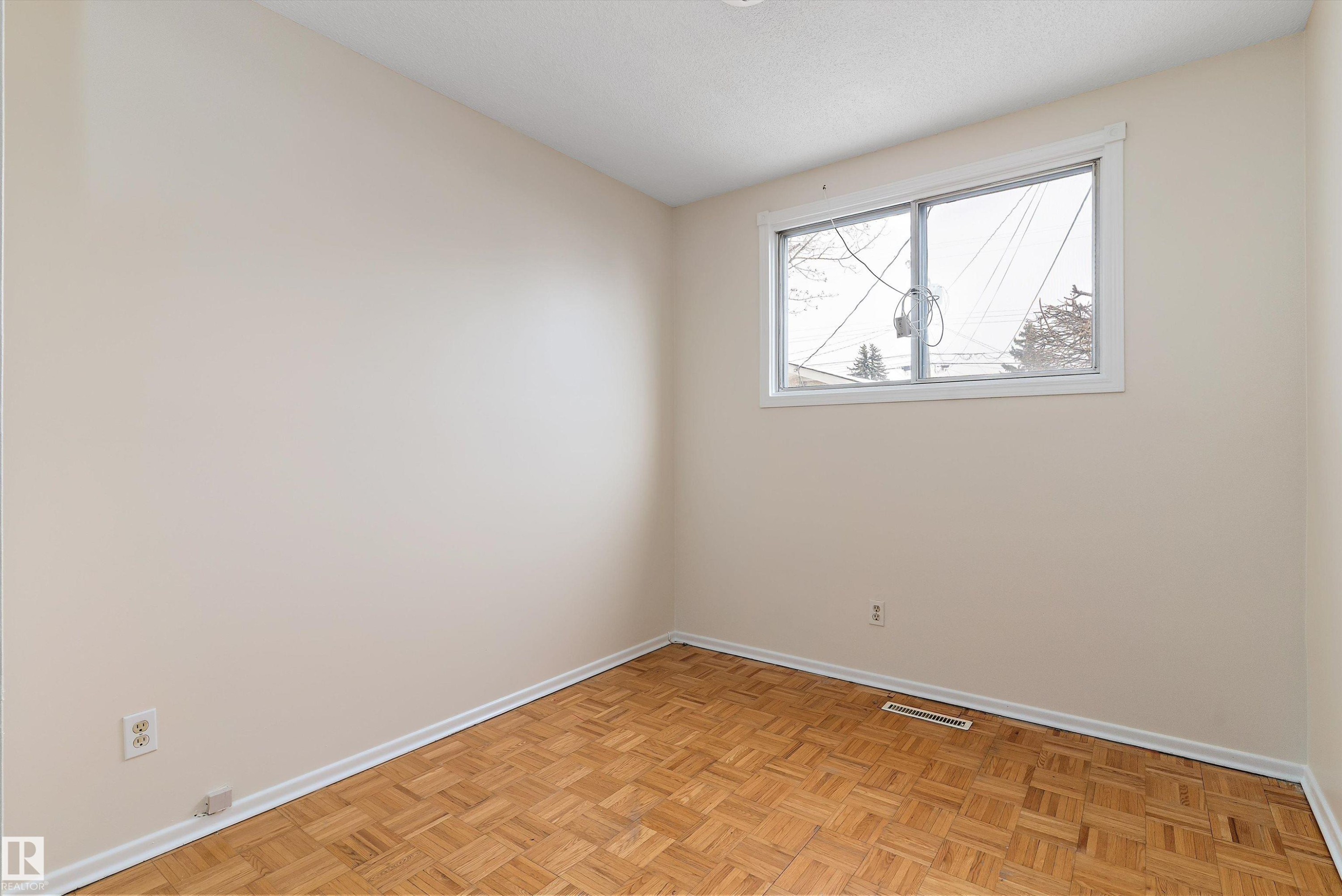 12721 90 Street, Edmonton, AB - Indoor Photo Showing Other Room
