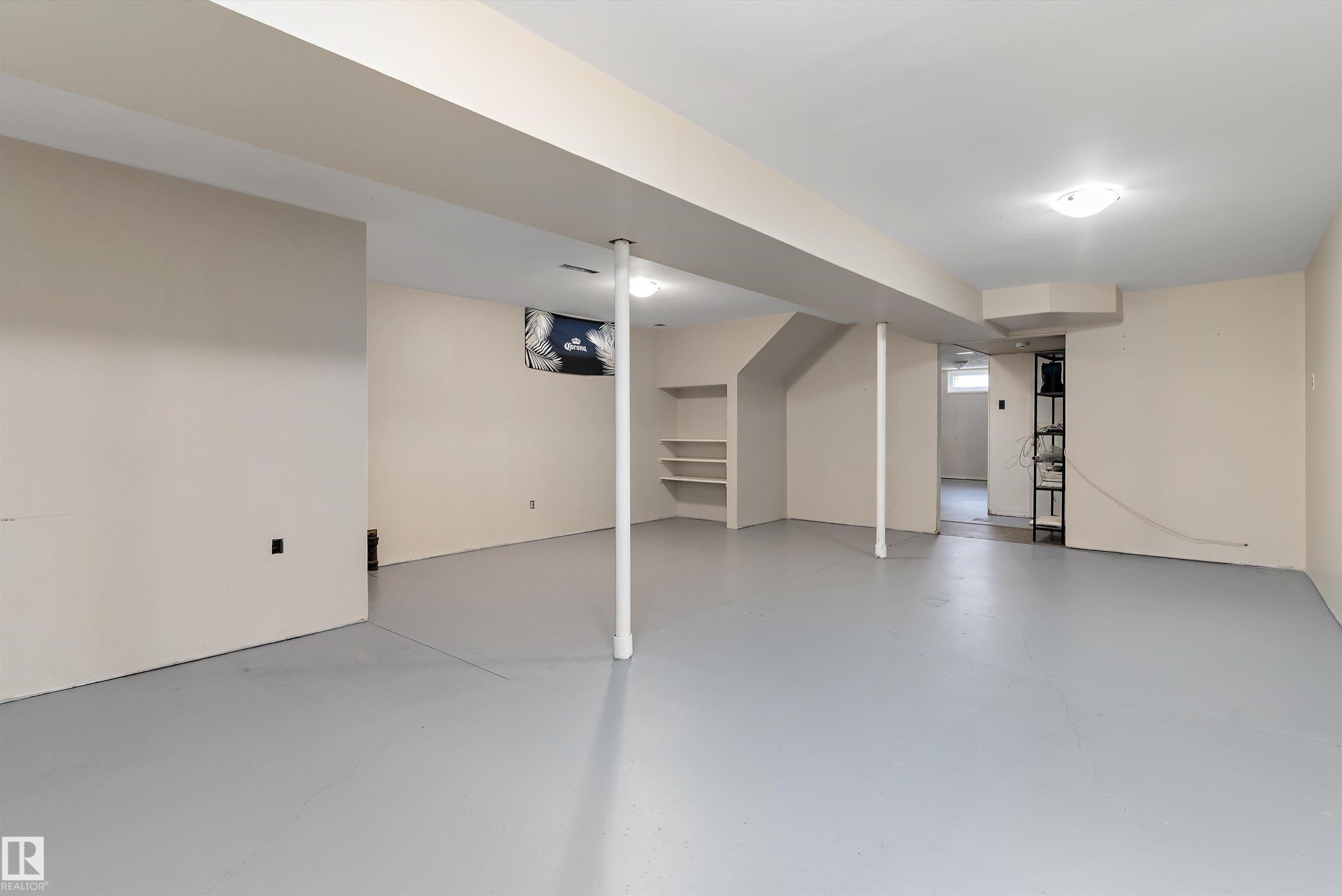 12721 90 Street, Edmonton, AB - Indoor