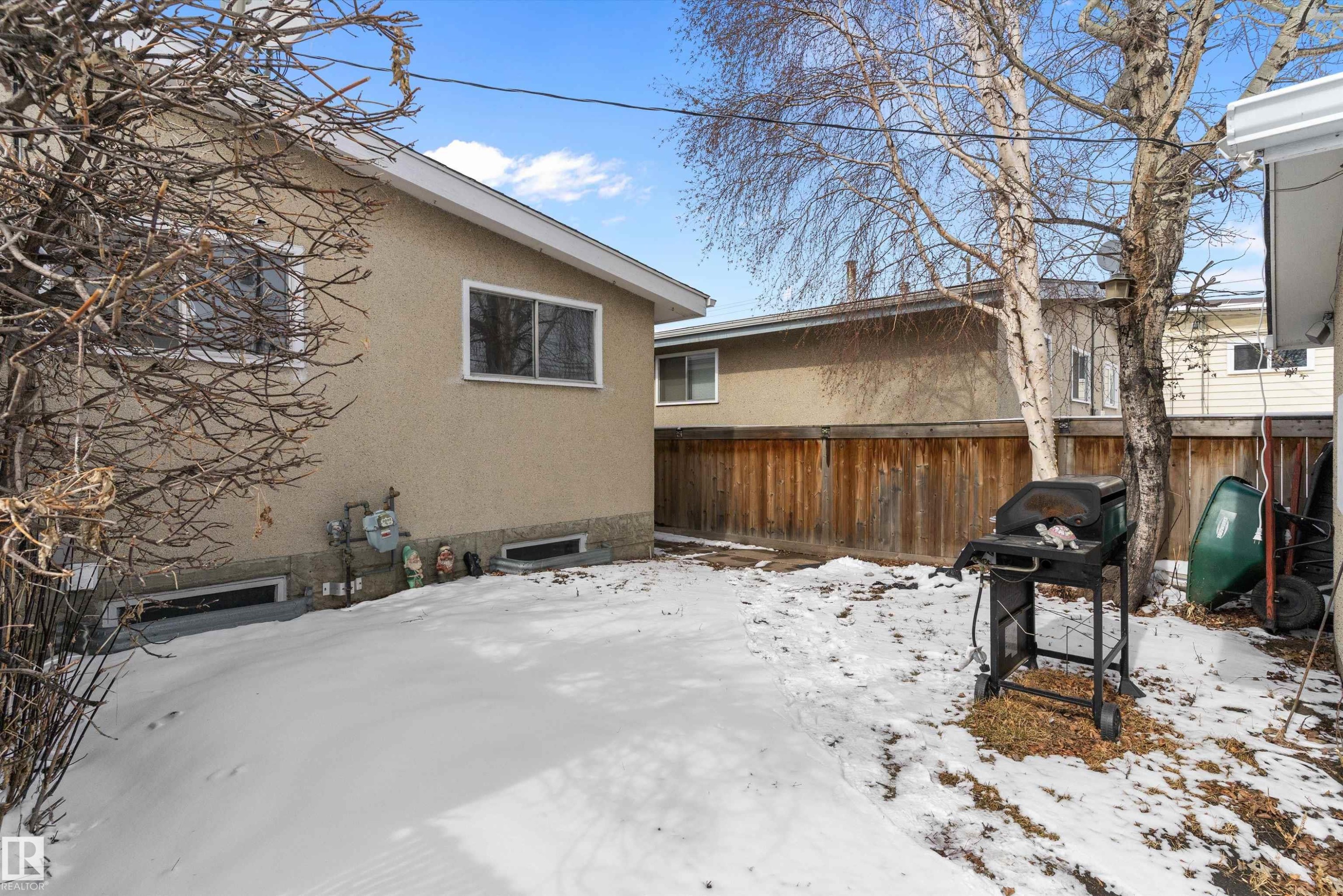 12721 90 Street, Edmonton, AB - Outdoor
