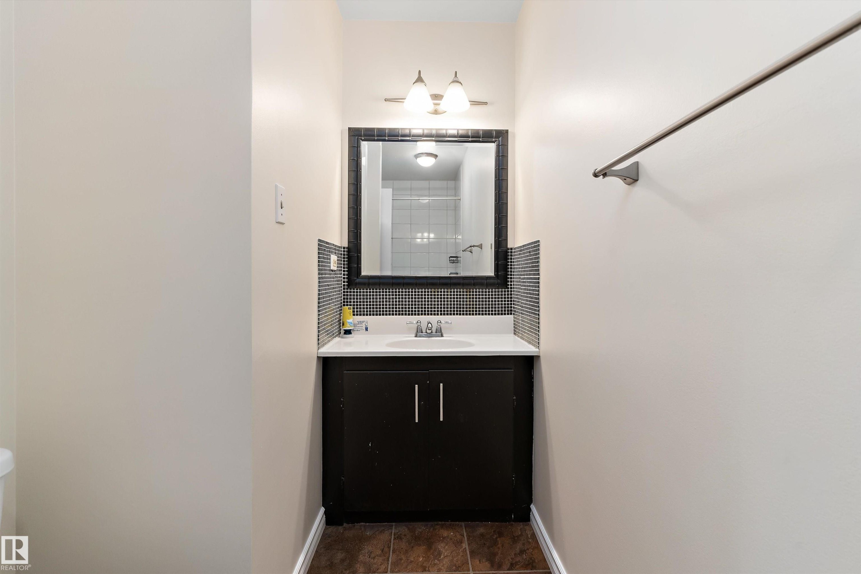12721 90 Street, Edmonton, AB - Indoor Photo Showing Bathroom