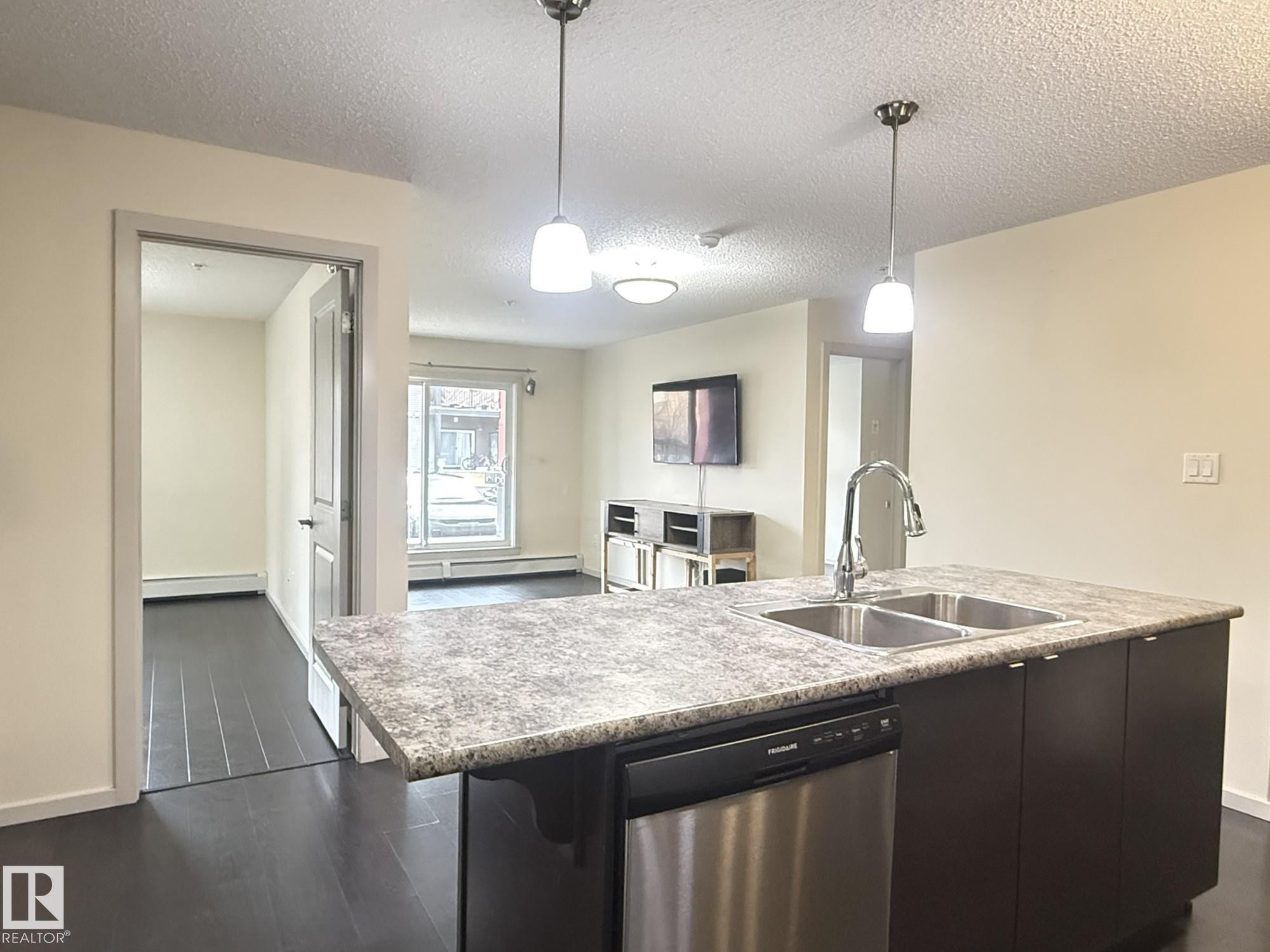 119 344 Windermere Road, Edmonton, AB - Indoor Photo Showing Kitchen With Double Sink With Upgraded Kitchen