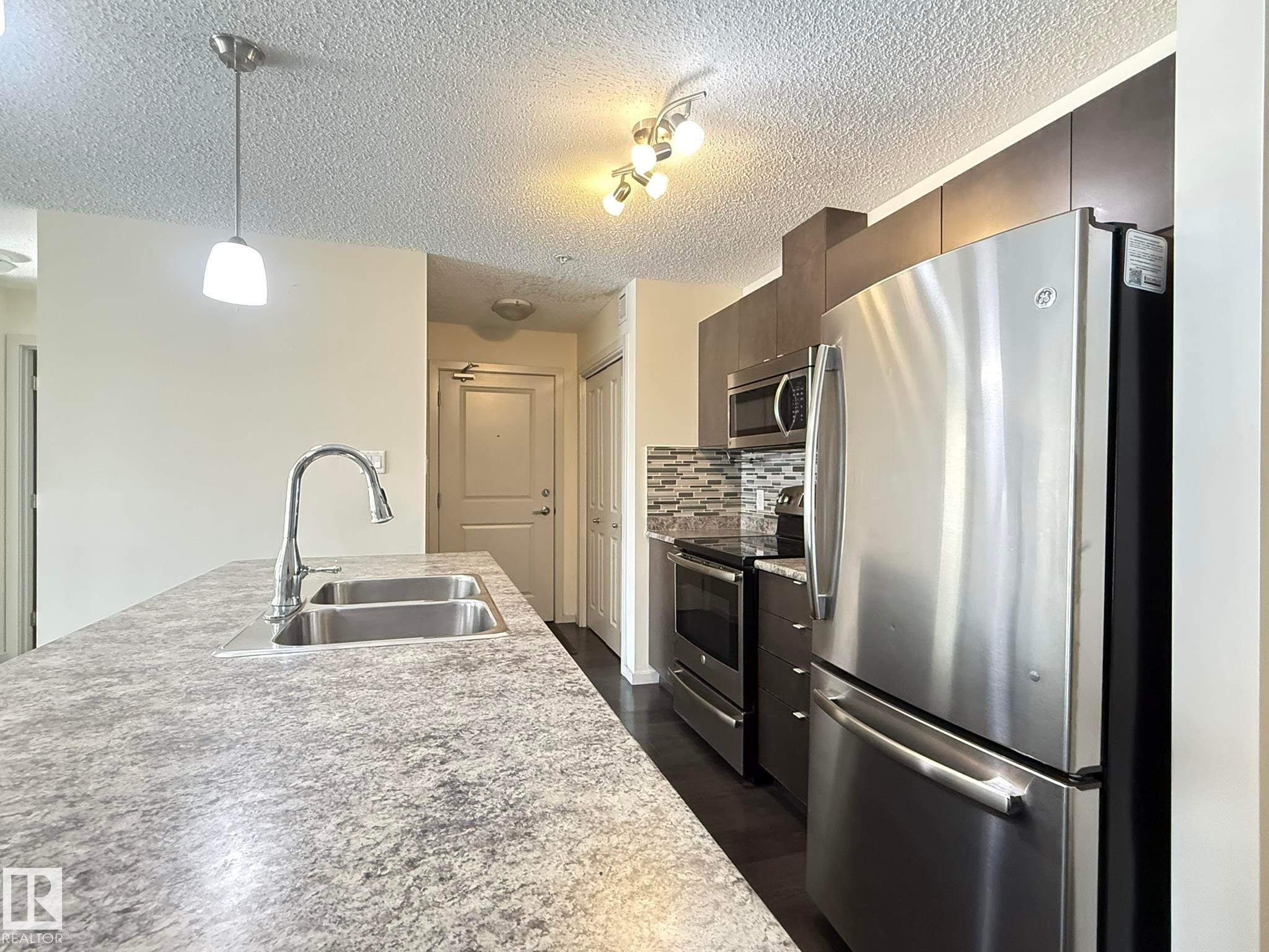 119 344 Windermere Road, Edmonton, AB - Indoor Photo Showing Kitchen With Double Sink