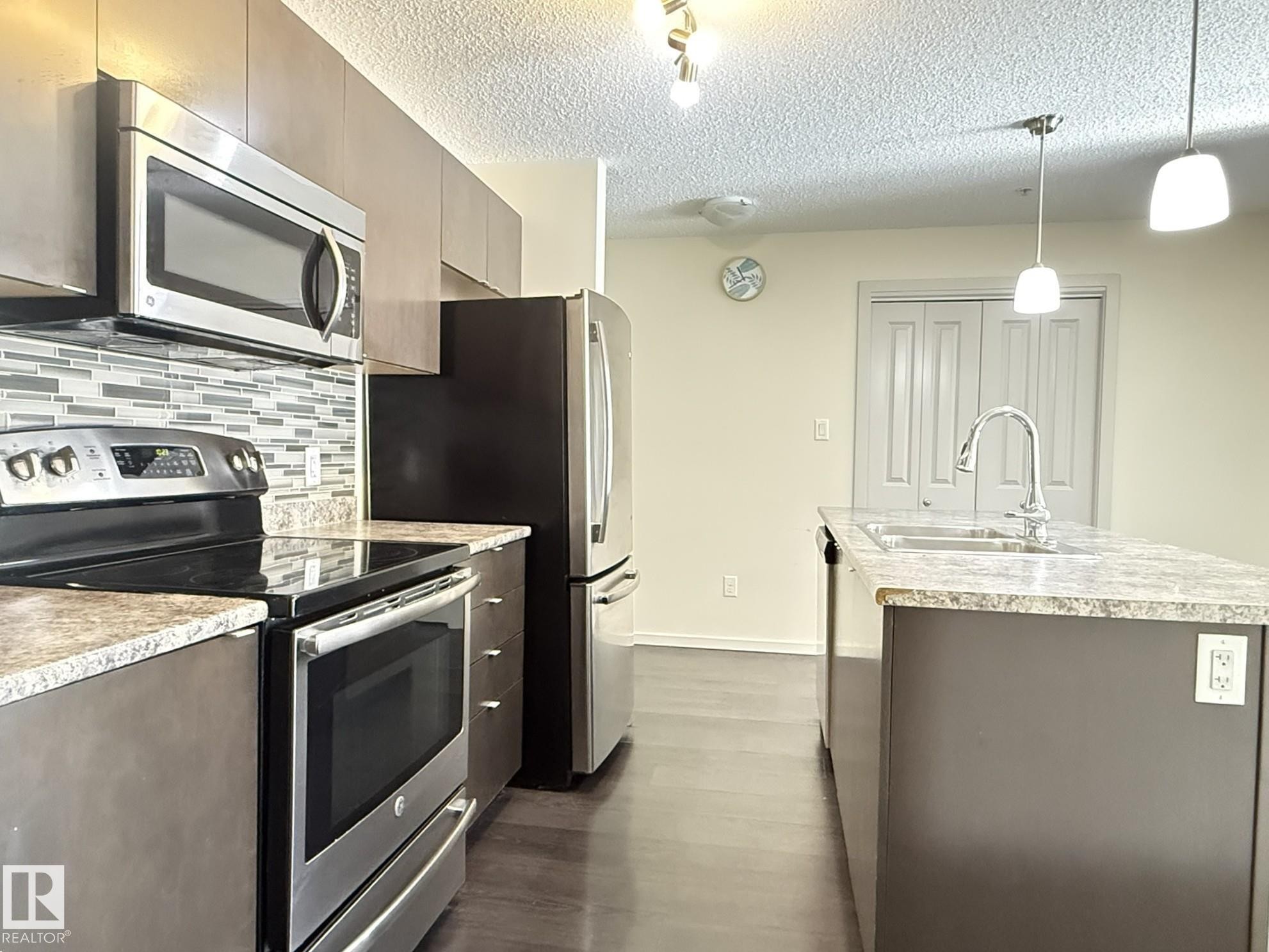 119 344 Windermere Road, Edmonton, AB - Indoor Photo Showing Kitchen With Upgraded Kitchen