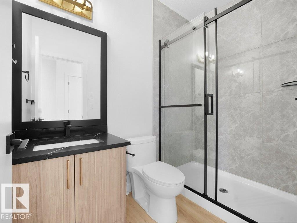 3282 Chernowski Way, Edmonton, AB - Indoor Photo Showing Bathroom