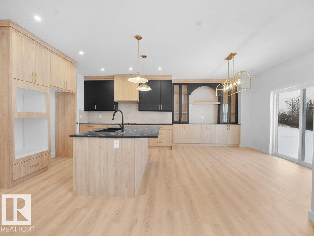 3282 Chernowski Way, Edmonton, AB - Indoor Photo Showing Kitchen