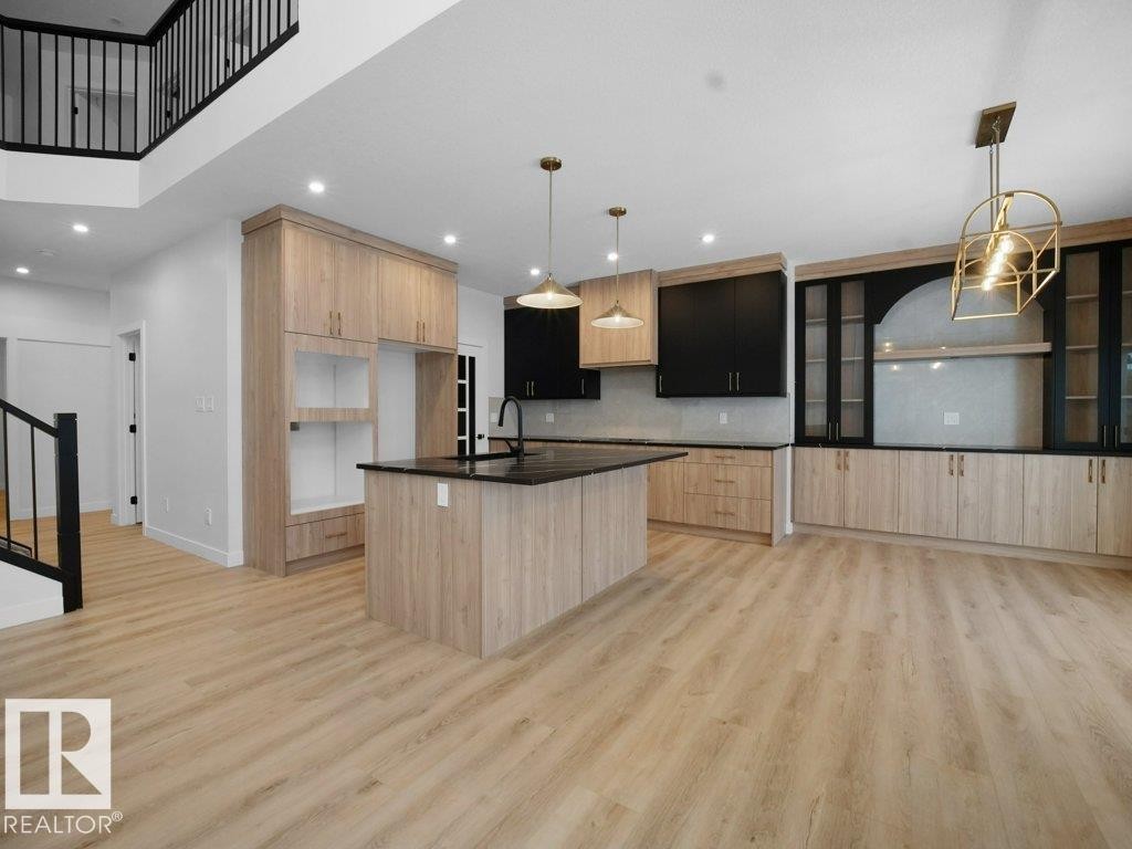 3282 Chernowski Way, Edmonton, AB - Indoor Photo Showing Kitchen With Upgraded Kitchen