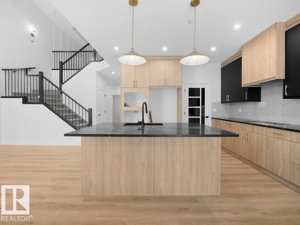 3282 Chernowski Way, Edmonton, AB - Indoor Photo Showing Kitchen With Upgraded Kitchen