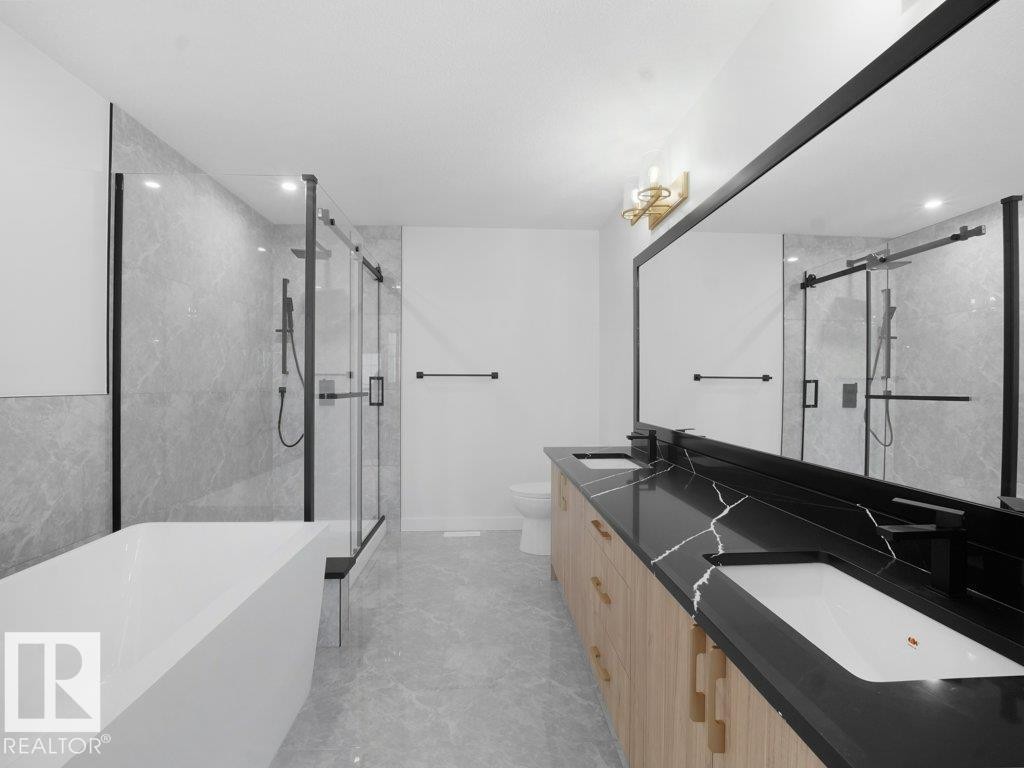 3282 Chernowski Way, Edmonton, AB - Indoor Photo Showing Bathroom