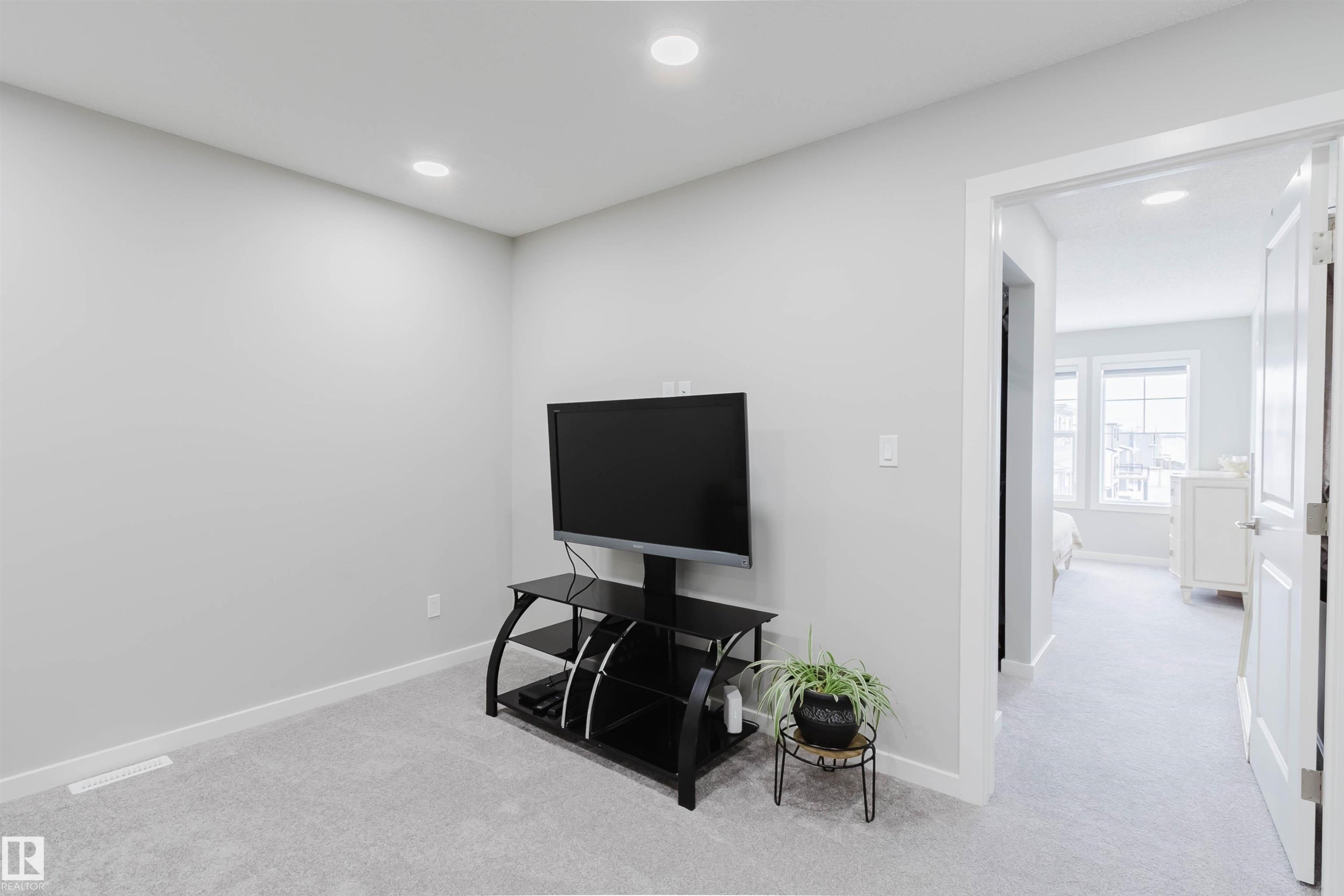 343 Edgemont Drive, Edmonton, AB - Indoor