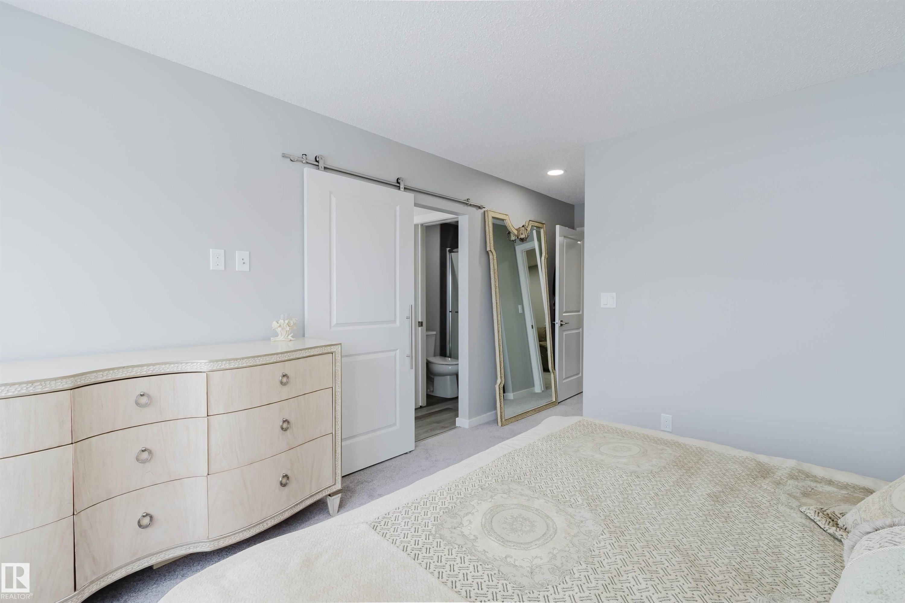 343 Edgemont Drive, Edmonton, AB - Indoor Photo Showing Bedroom