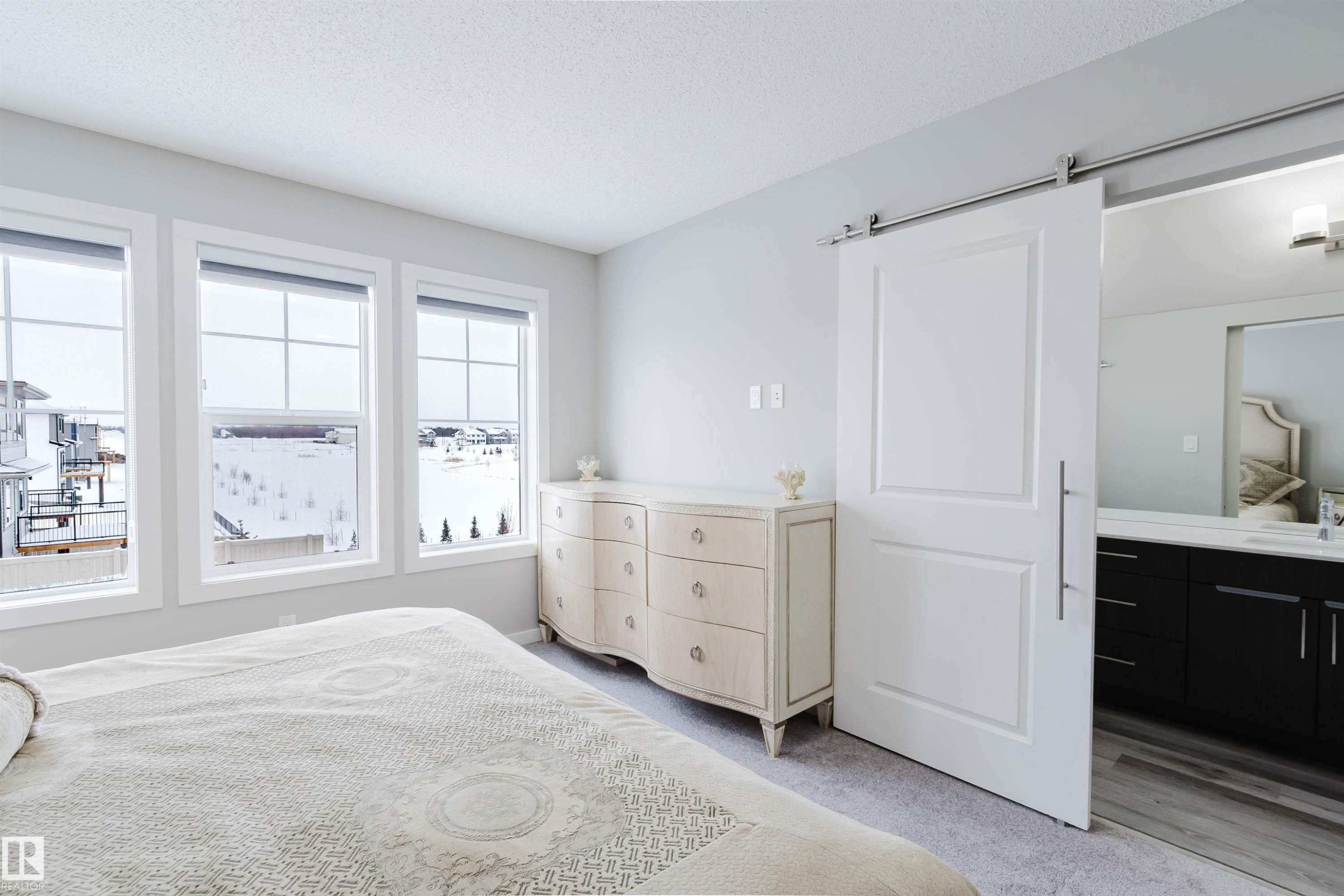 343 Edgemont Drive, Edmonton, AB - Indoor Photo Showing Bedroom