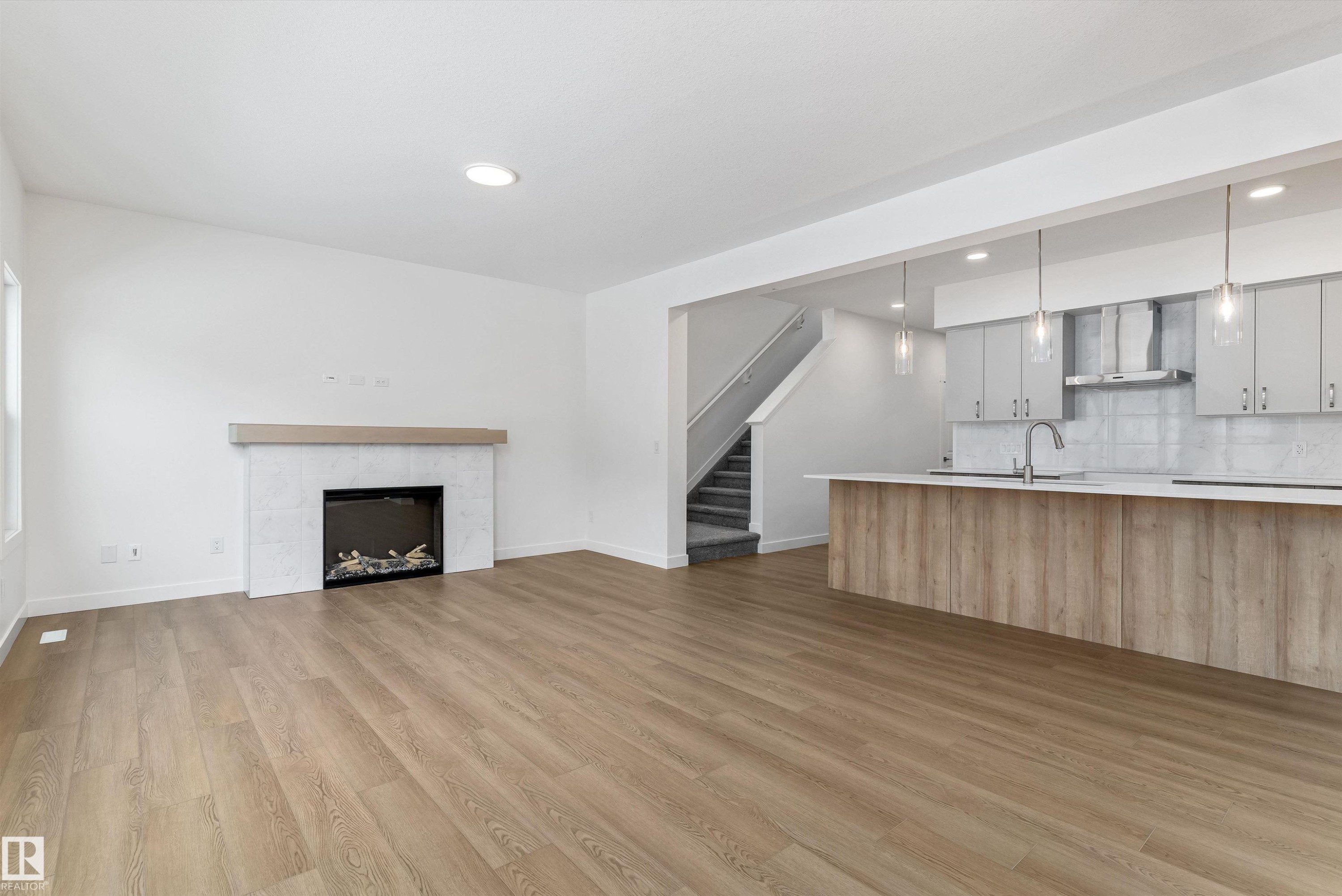 2728 194 Street, Edmonton, AB - Indoor With Fireplace