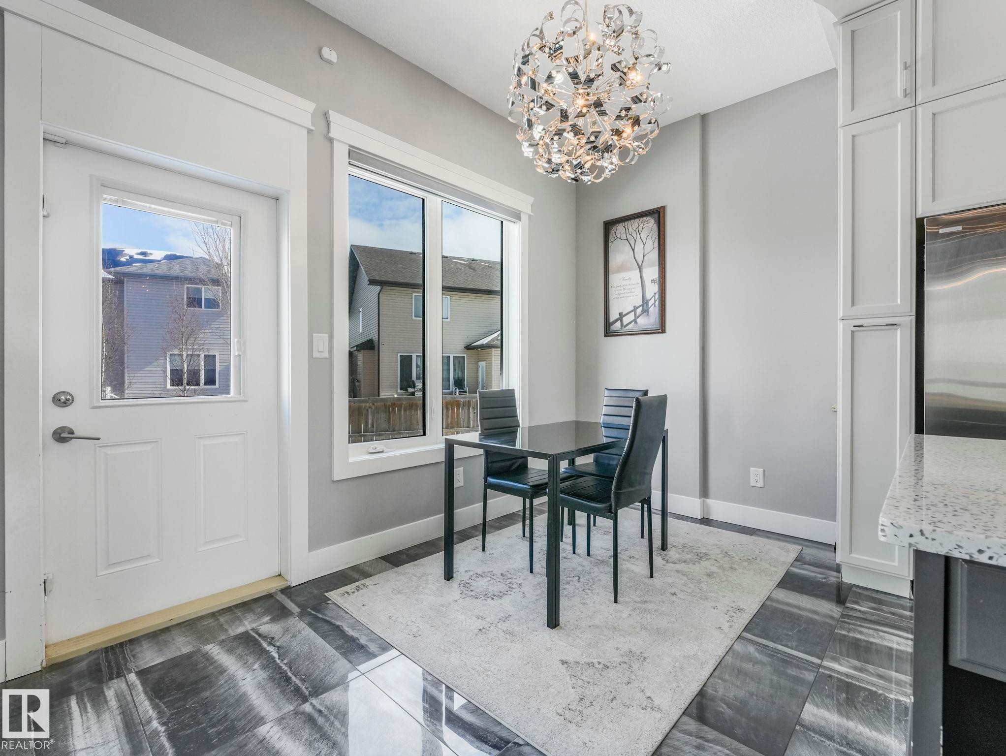 1012 148 Avenue, Edmonton, AB - Indoor Photo Showing Dining Room