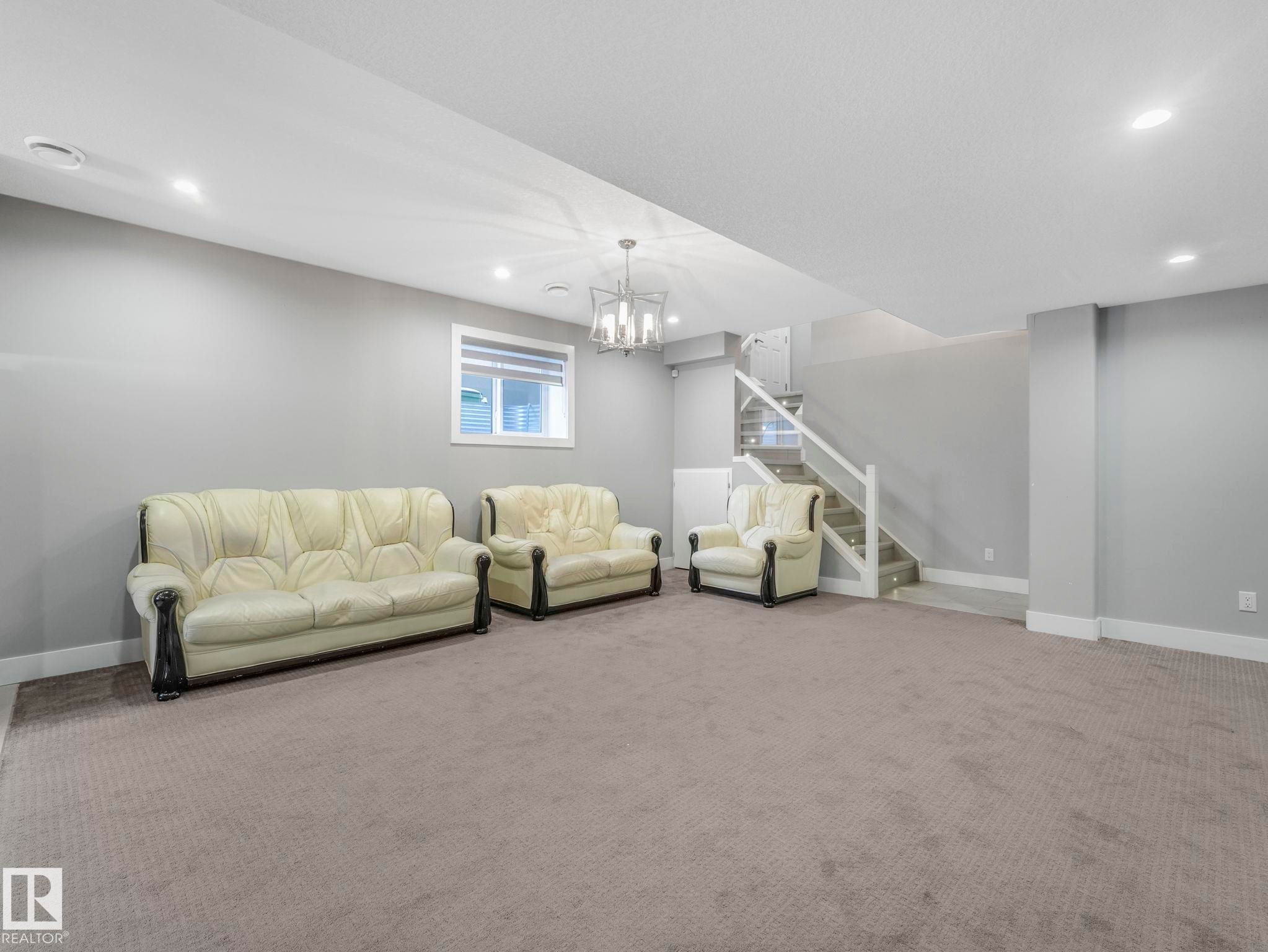 1012 148 Avenue, Edmonton, AB - Indoor