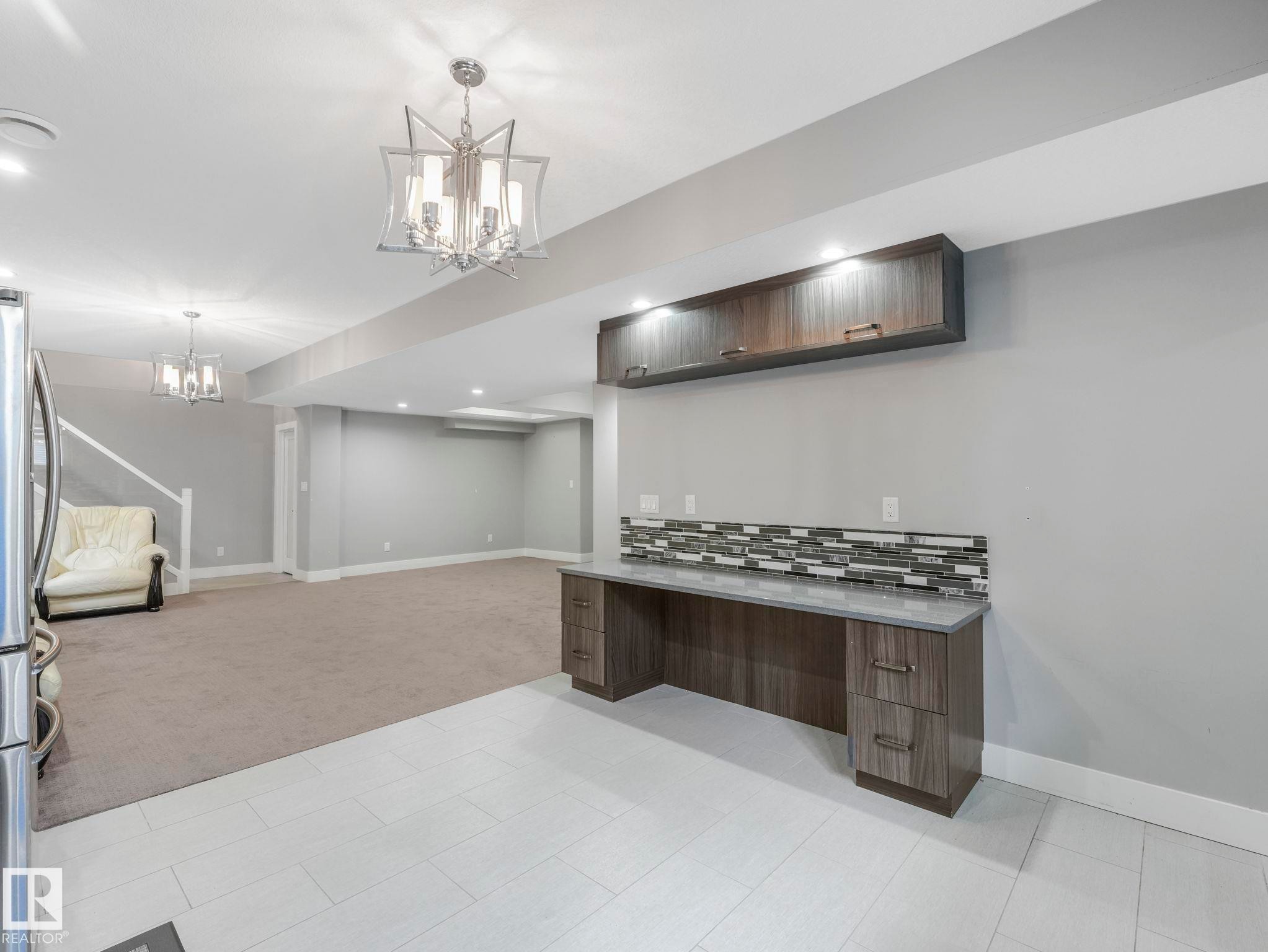 1012 148 Avenue, Edmonton, AB - Indoor