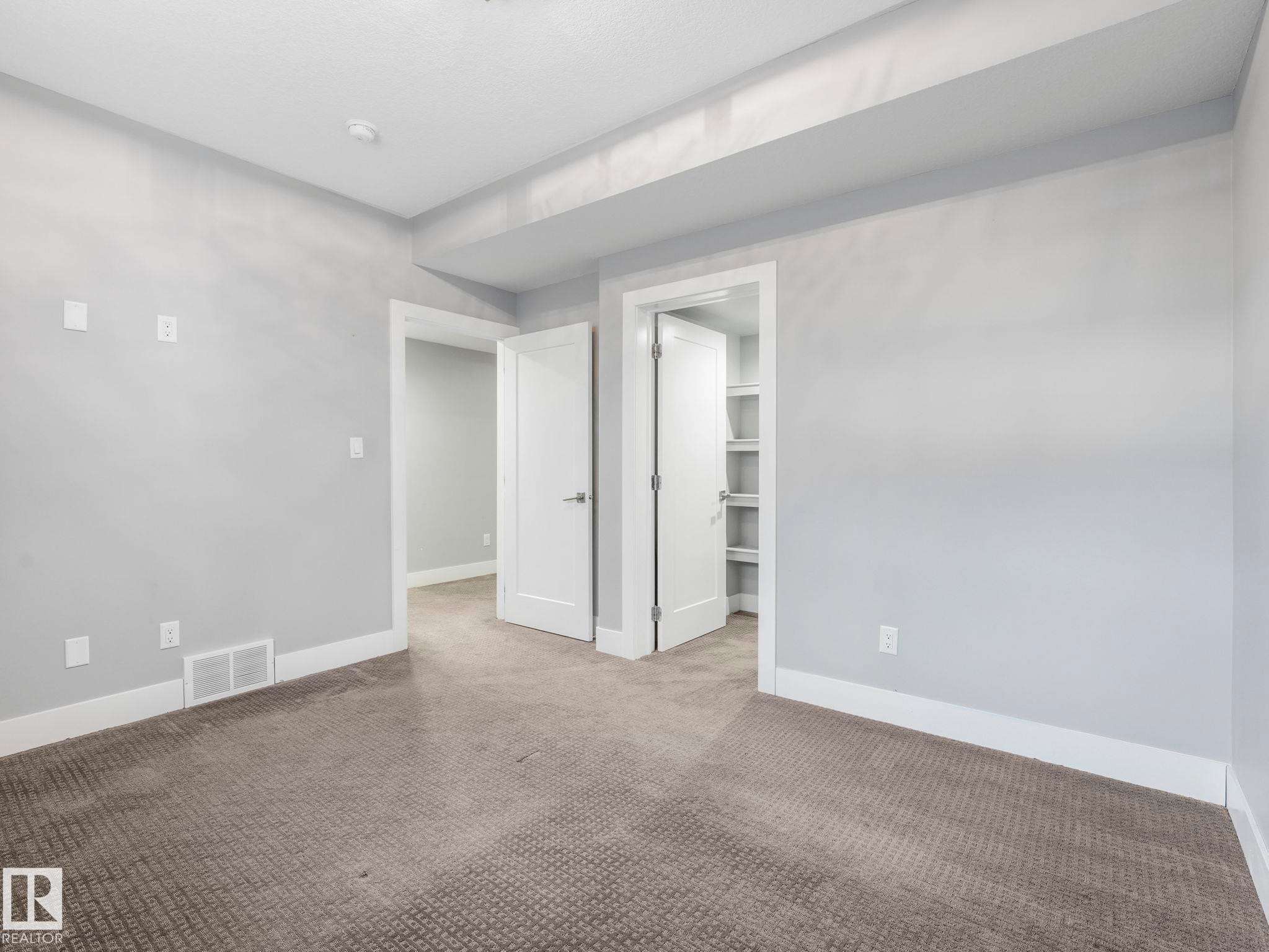 1012 148 Avenue, Edmonton, AB - Indoor Photo Showing Other Room