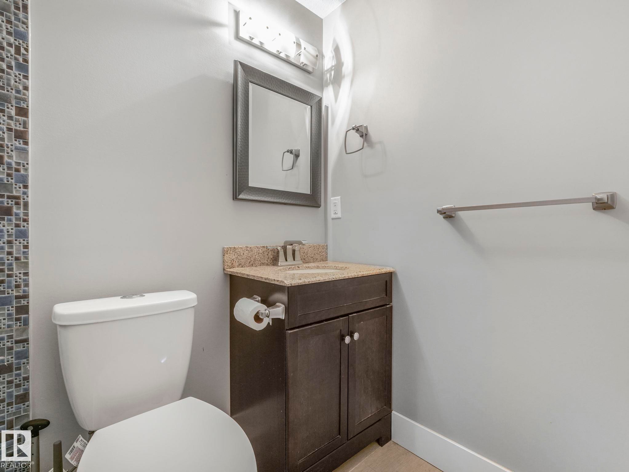 1012 148 Avenue, Edmonton, AB - Indoor Photo Showing Bathroom