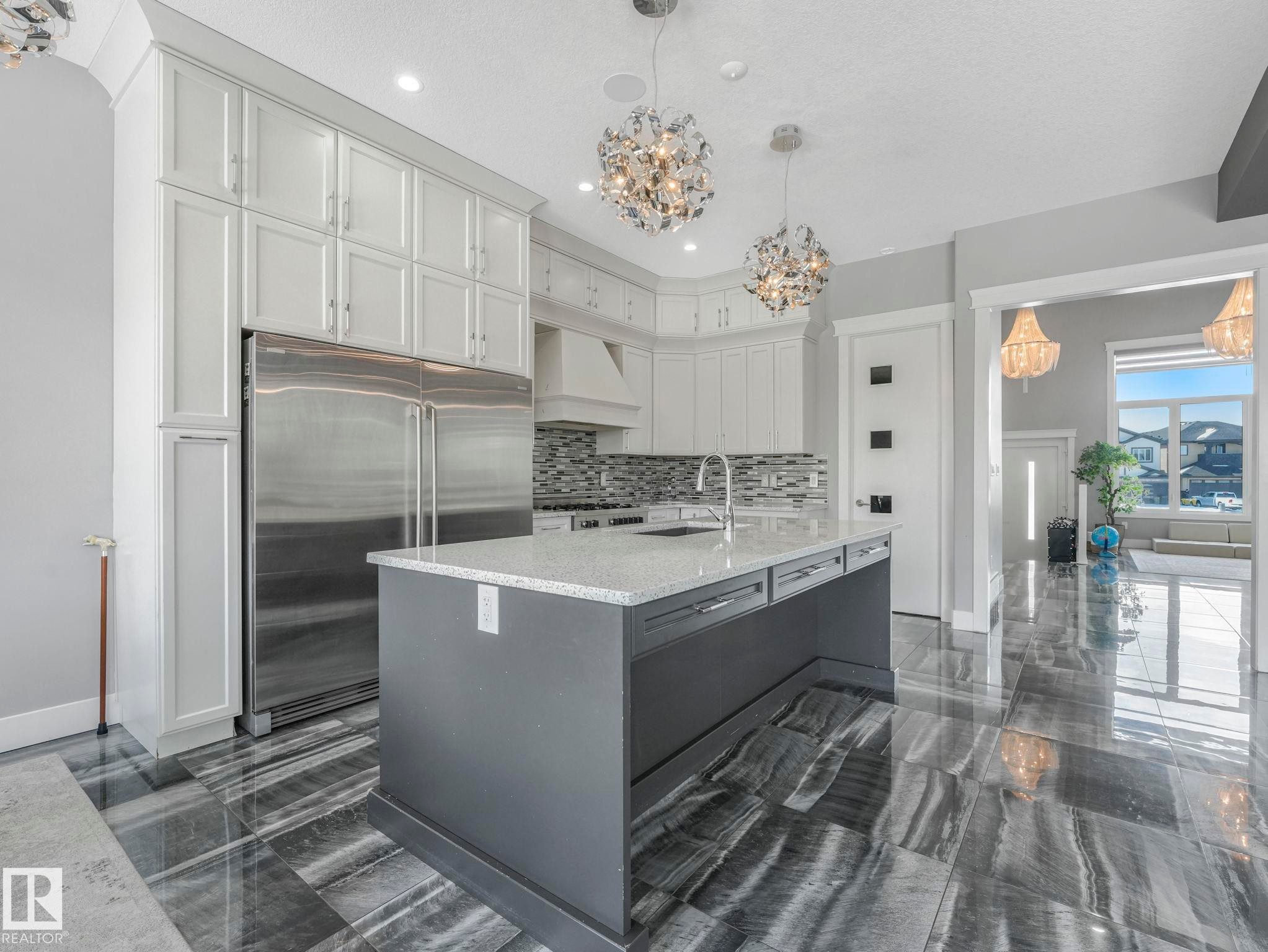 1012 148 Avenue, Edmonton, AB - Indoor Photo Showing Kitchen With Upgraded Kitchen