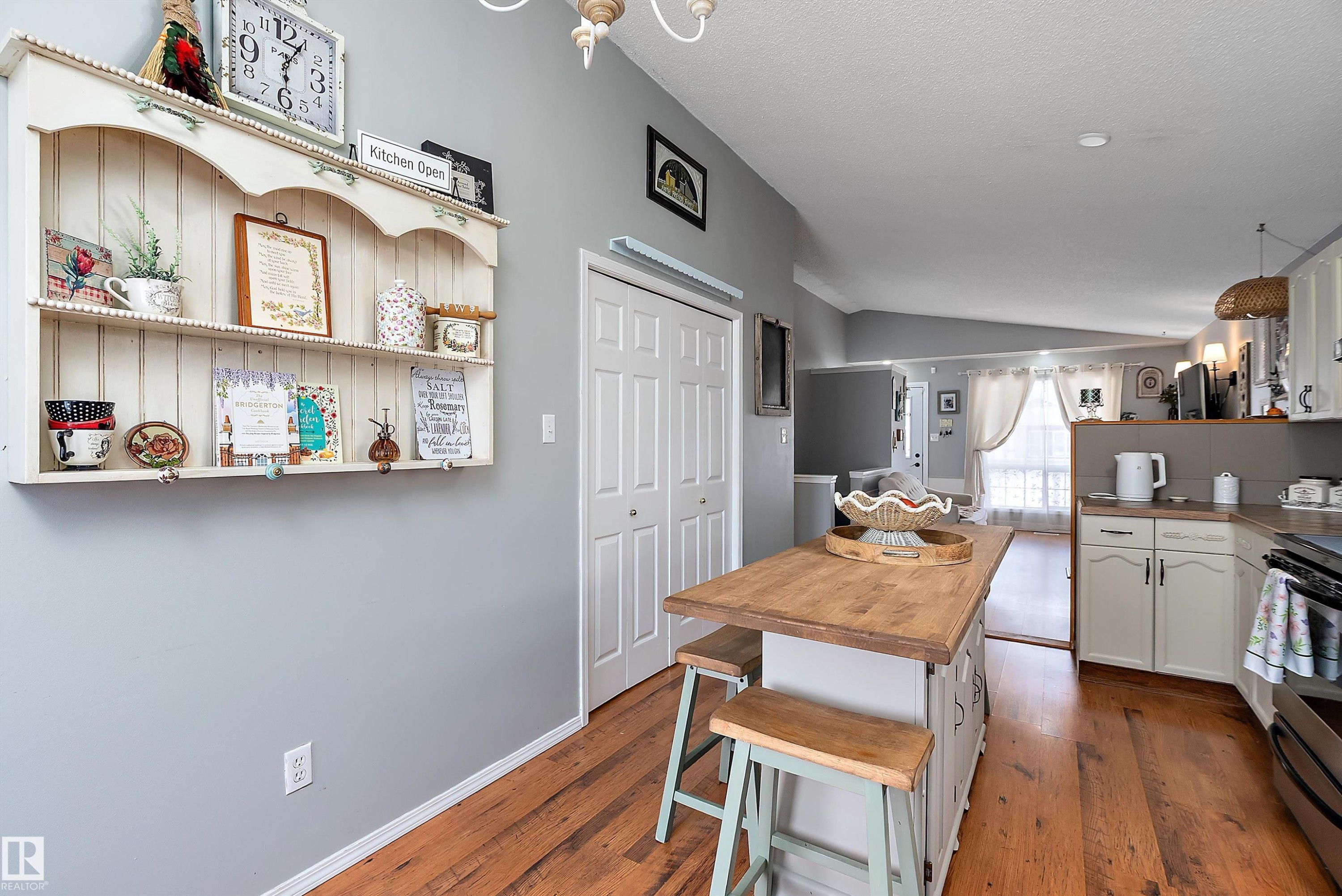 49 Heatherglen Crescent, Spruce Grove, AB - Indoor Photo Showing Kitchen