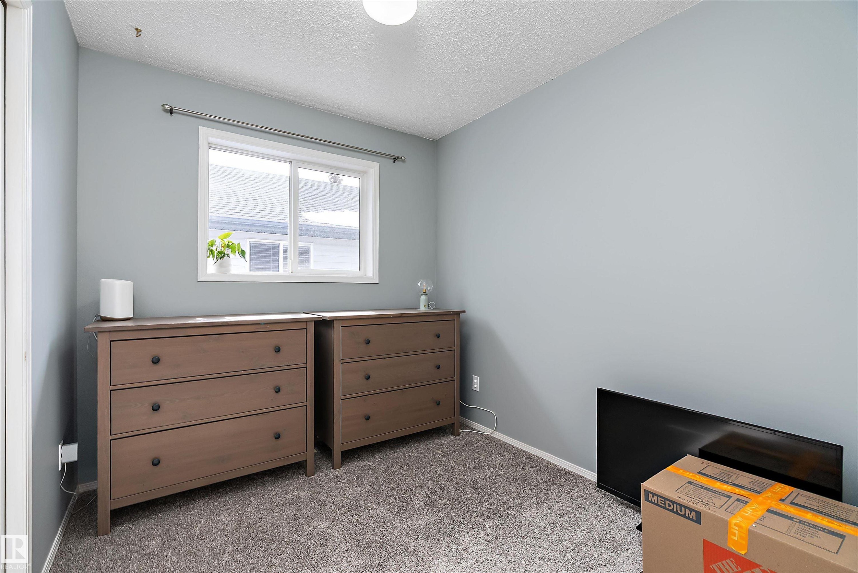 49 Heatherglen Crescent, Spruce Grove, AB - Indoor Photo Showing Bedroom
