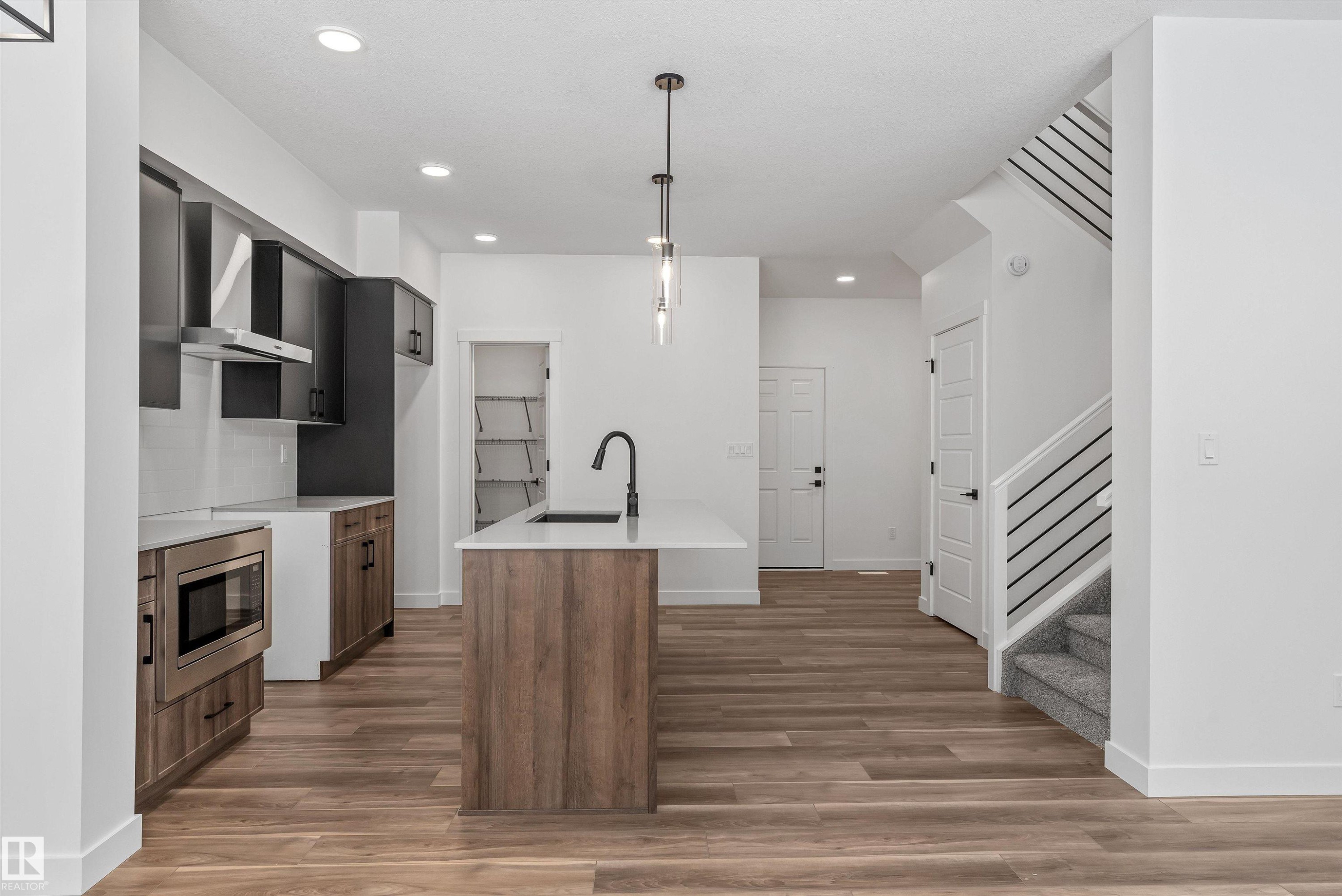 4236 208 Street, Edmonton, AB - Indoor Photo Showing Other Room