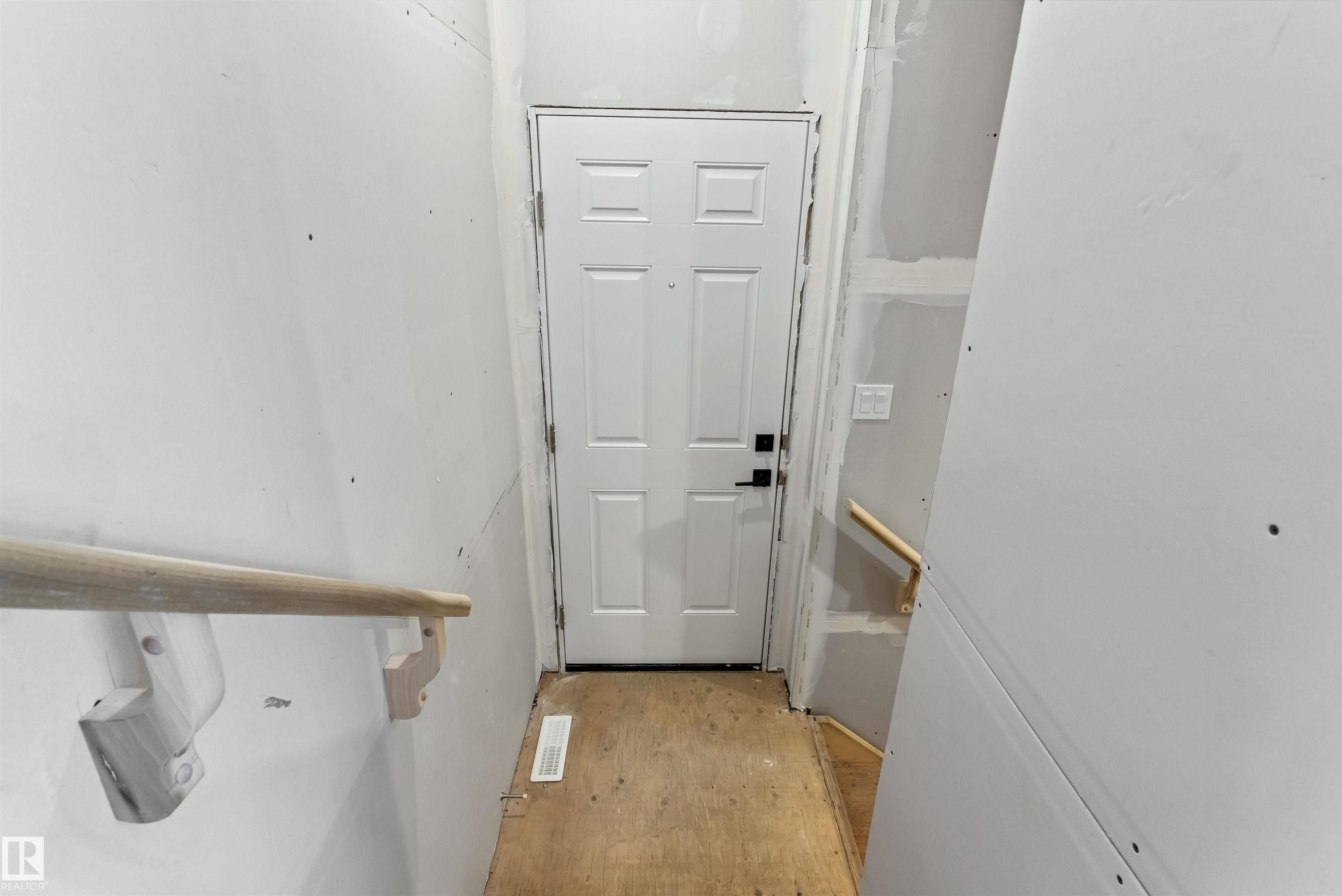 4236 208 Street, Edmonton, AB - Indoor Photo Showing Other Room