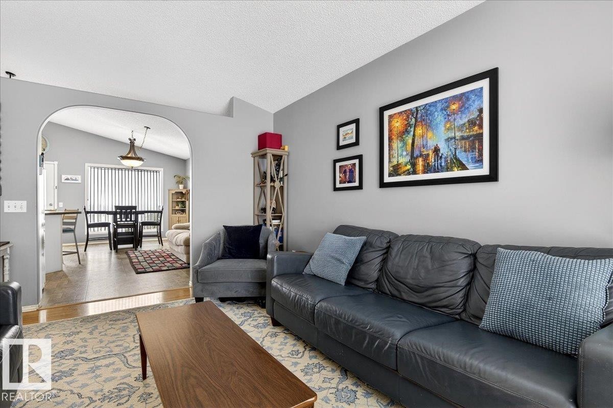 83 Hamilton Crescent, St. Albert, AB - Indoor Photo Showing Living Room