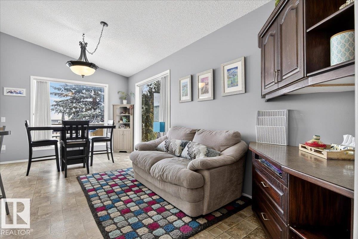 83 Hamilton Crescent, St. Albert, AB - Indoor Photo Showing Living Room