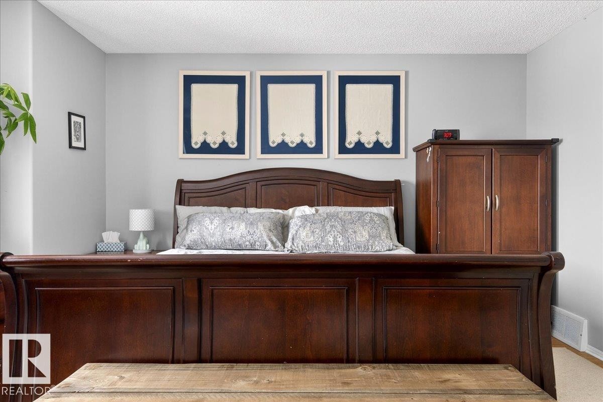 83 Hamilton Crescent, St. Albert, AB - Indoor Photo Showing Bedroom