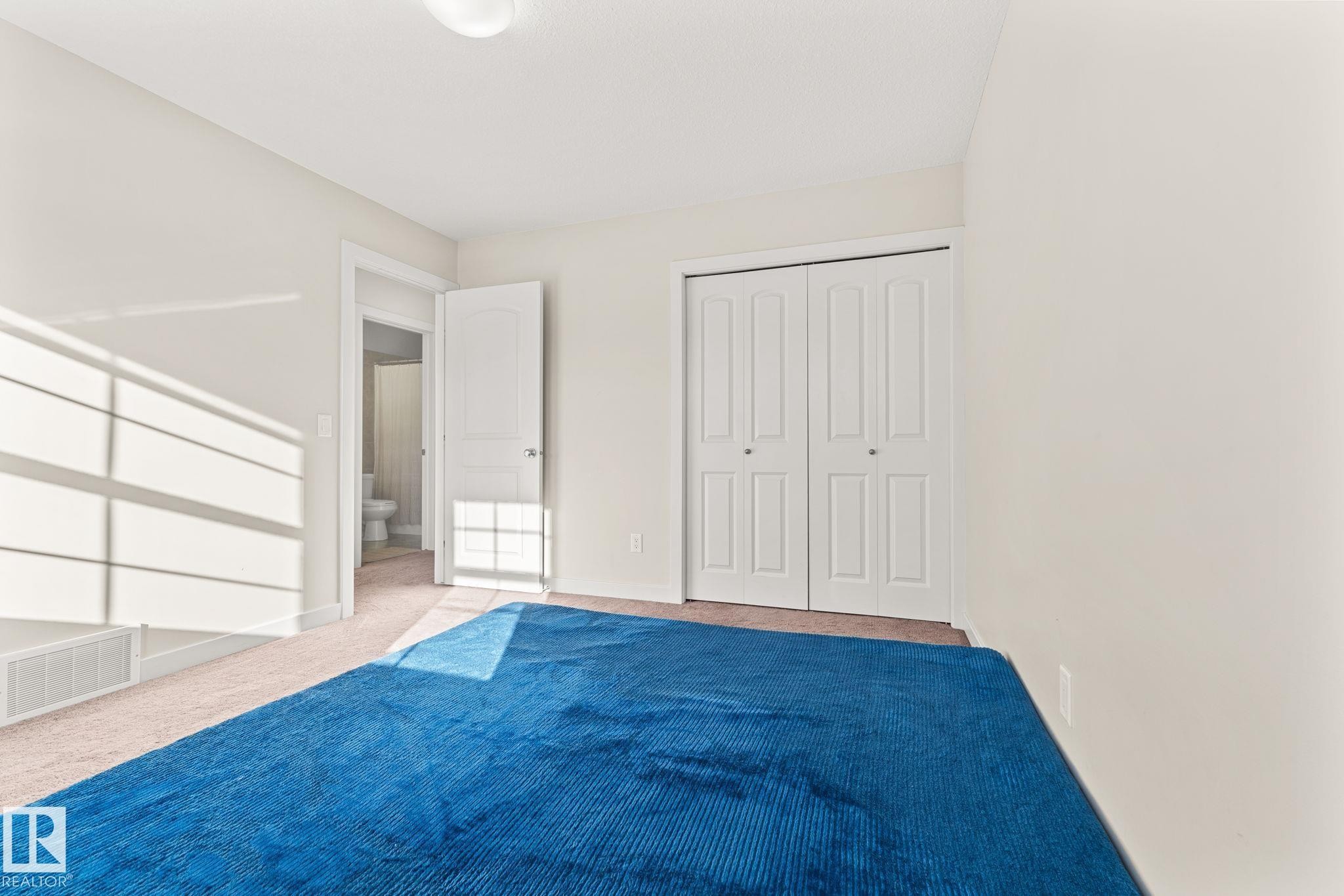 724 40 Avenue, Edmonton, AB - Indoor Photo Showing Other Room