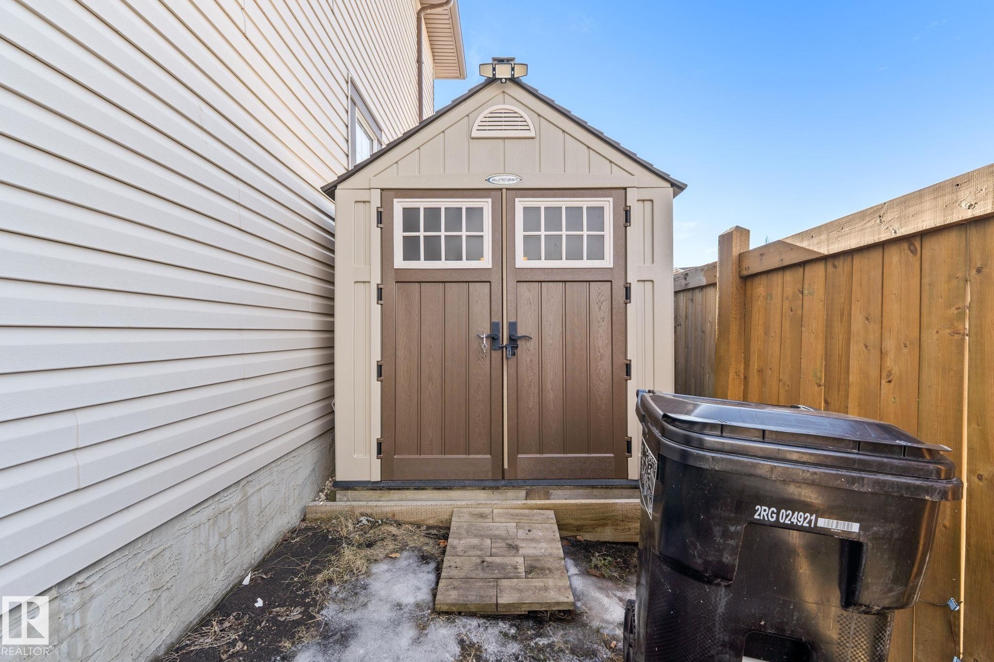 724 40 Avenue, Edmonton, AB - Outdoor With Exterior