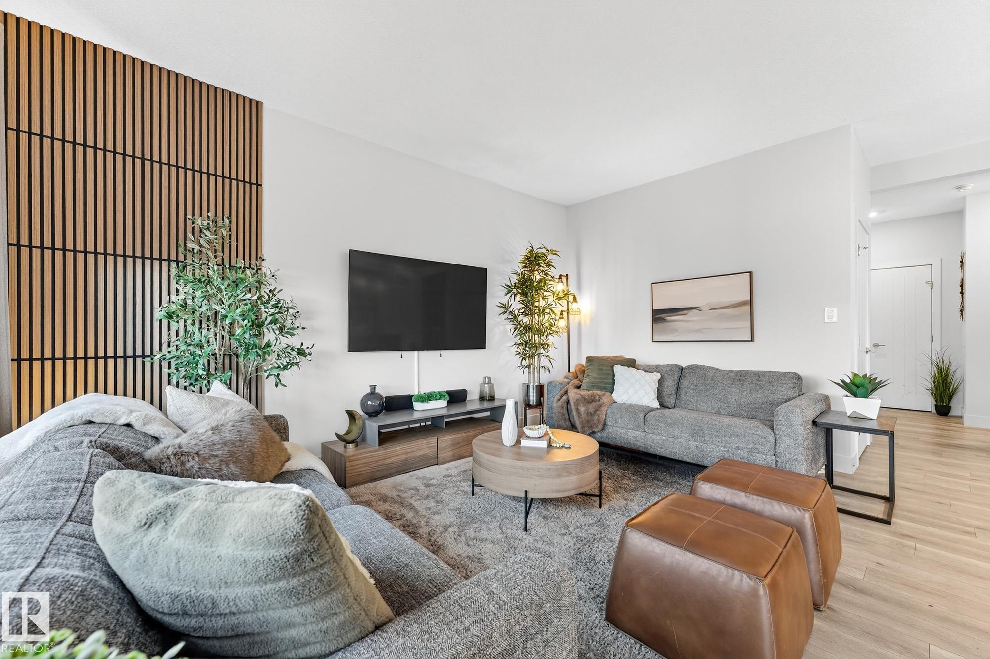 1803 Dumont Crescent, Edmonton, AB - Indoor Photo Showing Living Room