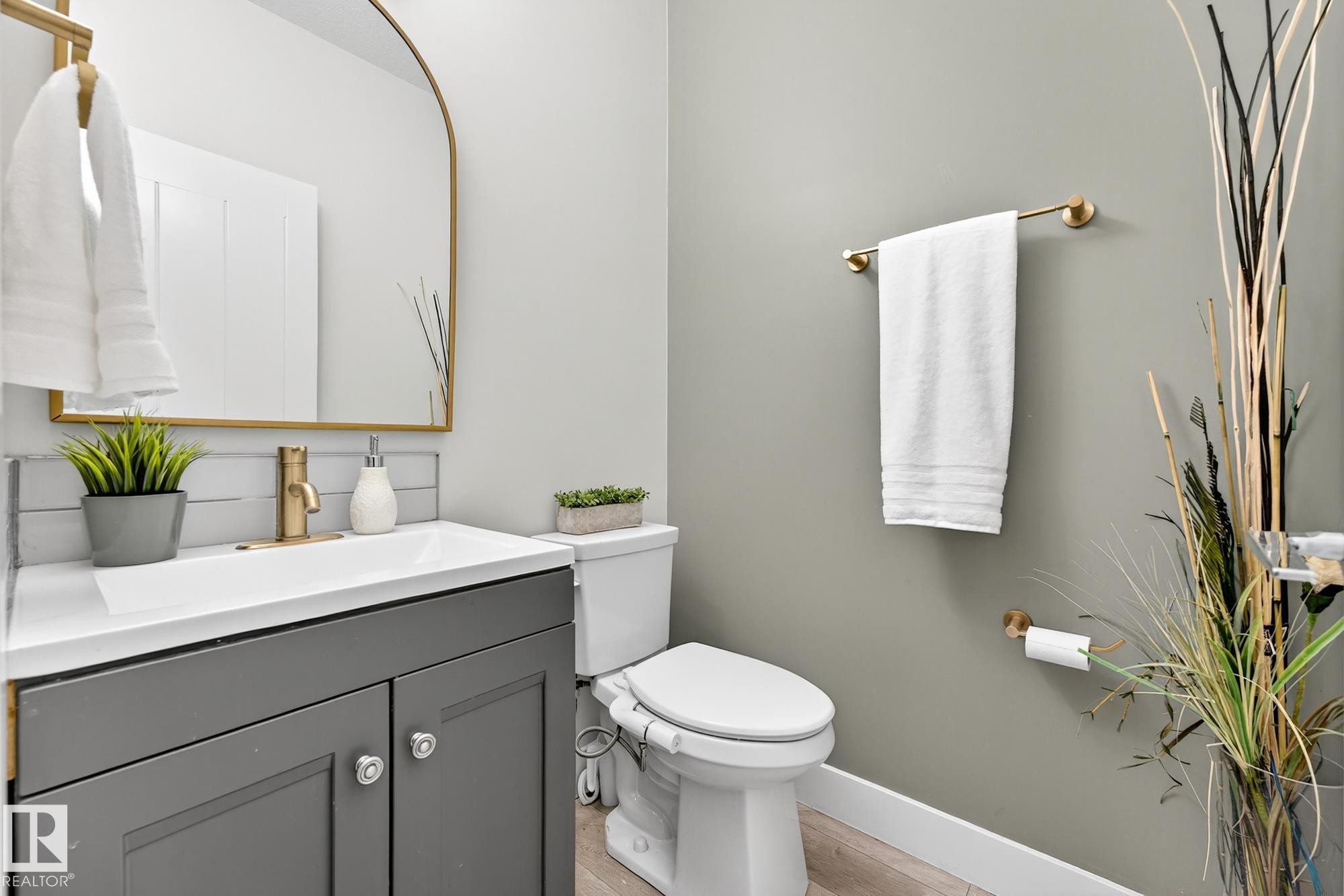 1803 Dumont Crescent, Edmonton, AB - Indoor Photo Showing Bathroom