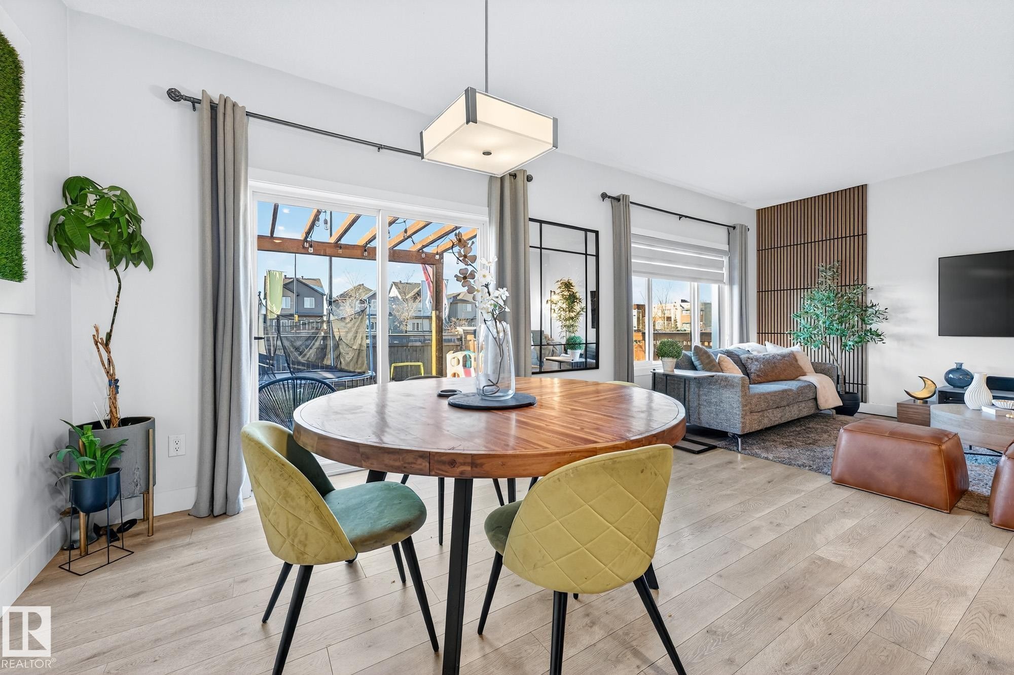 1803 Dumont Crescent, Edmonton, AB - Indoor