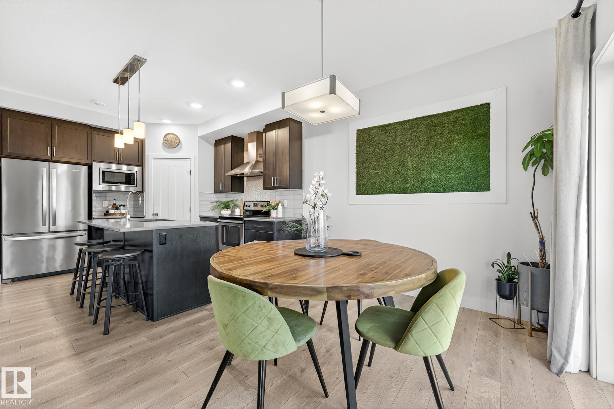 1803 Dumont Crescent, Edmonton, AB - Indoor