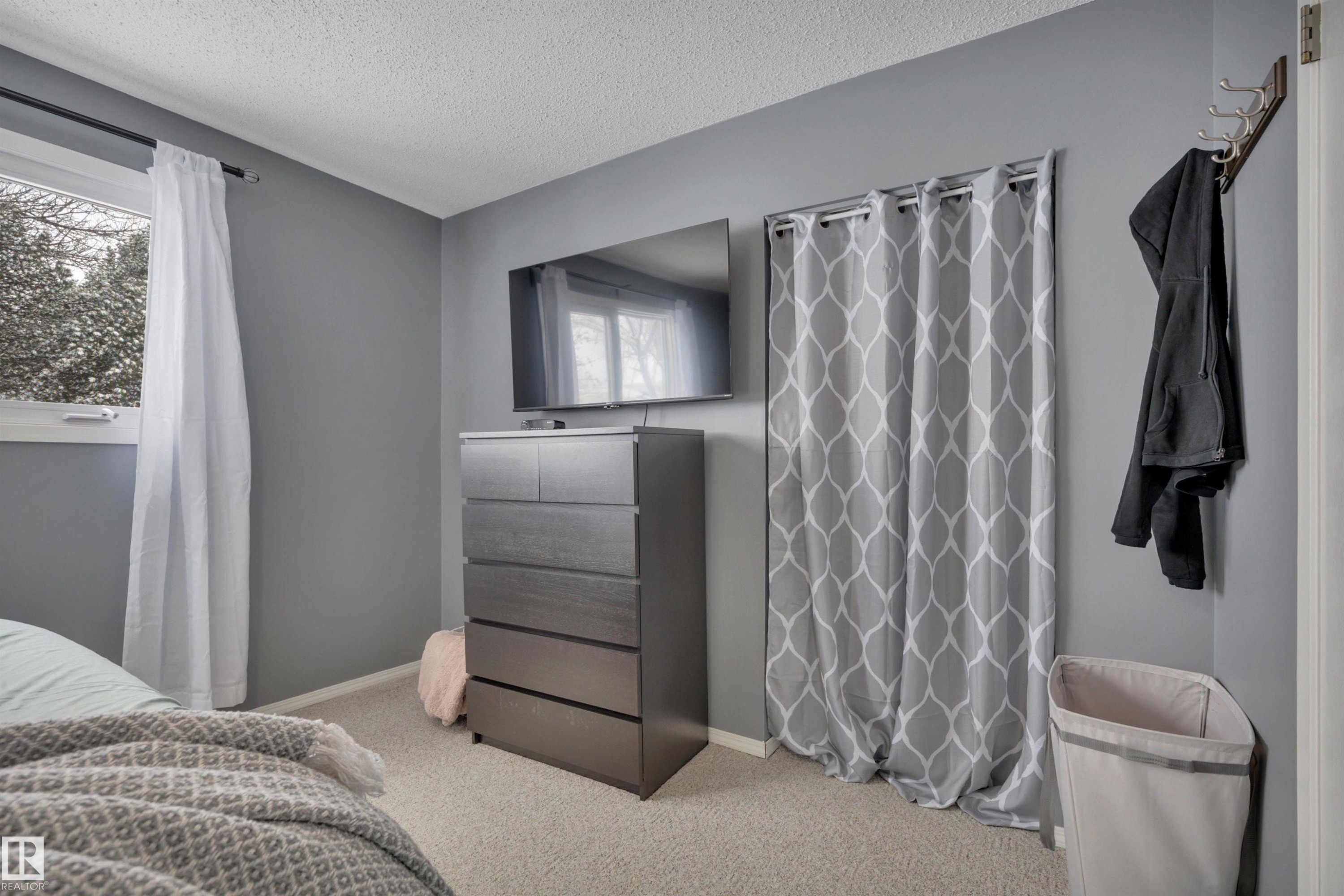 31 Camelot Crescent, Leduc, AB - Indoor Photo Showing Bedroom