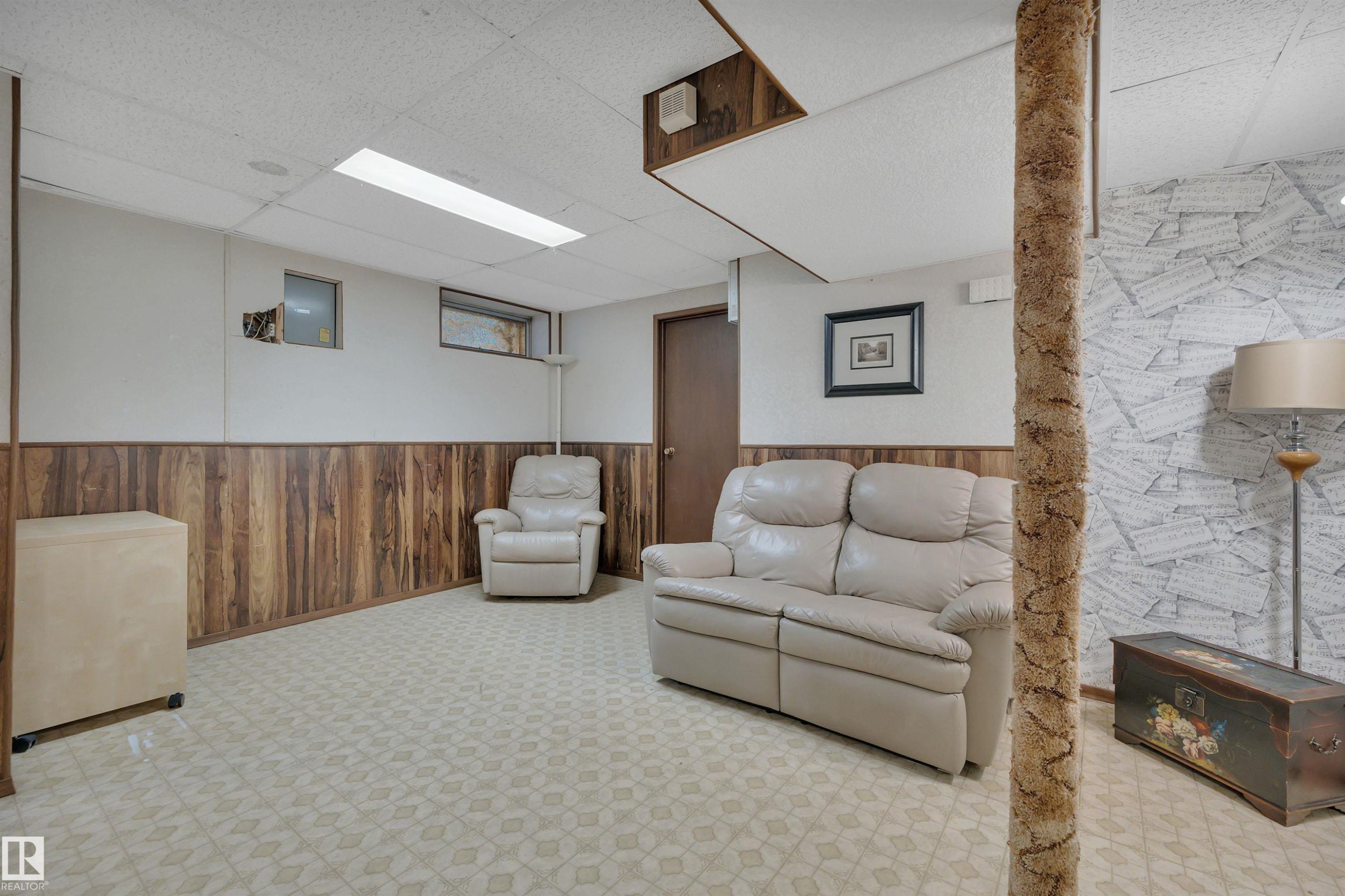 31 Camelot Crescent, Leduc, AB - Indoor Photo Showing Basement