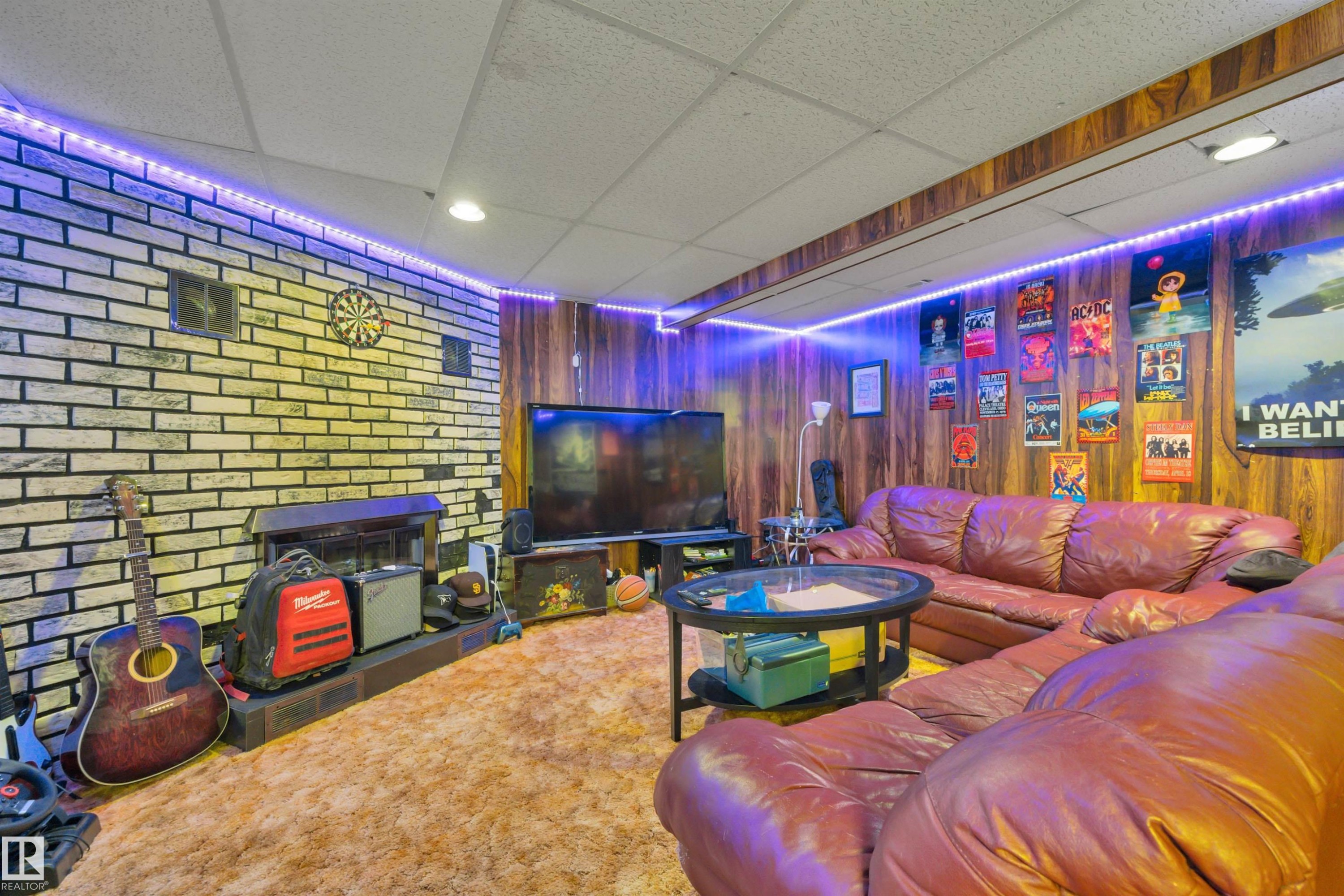 31 Camelot Crescent, Leduc, AB - Indoor With Fireplace