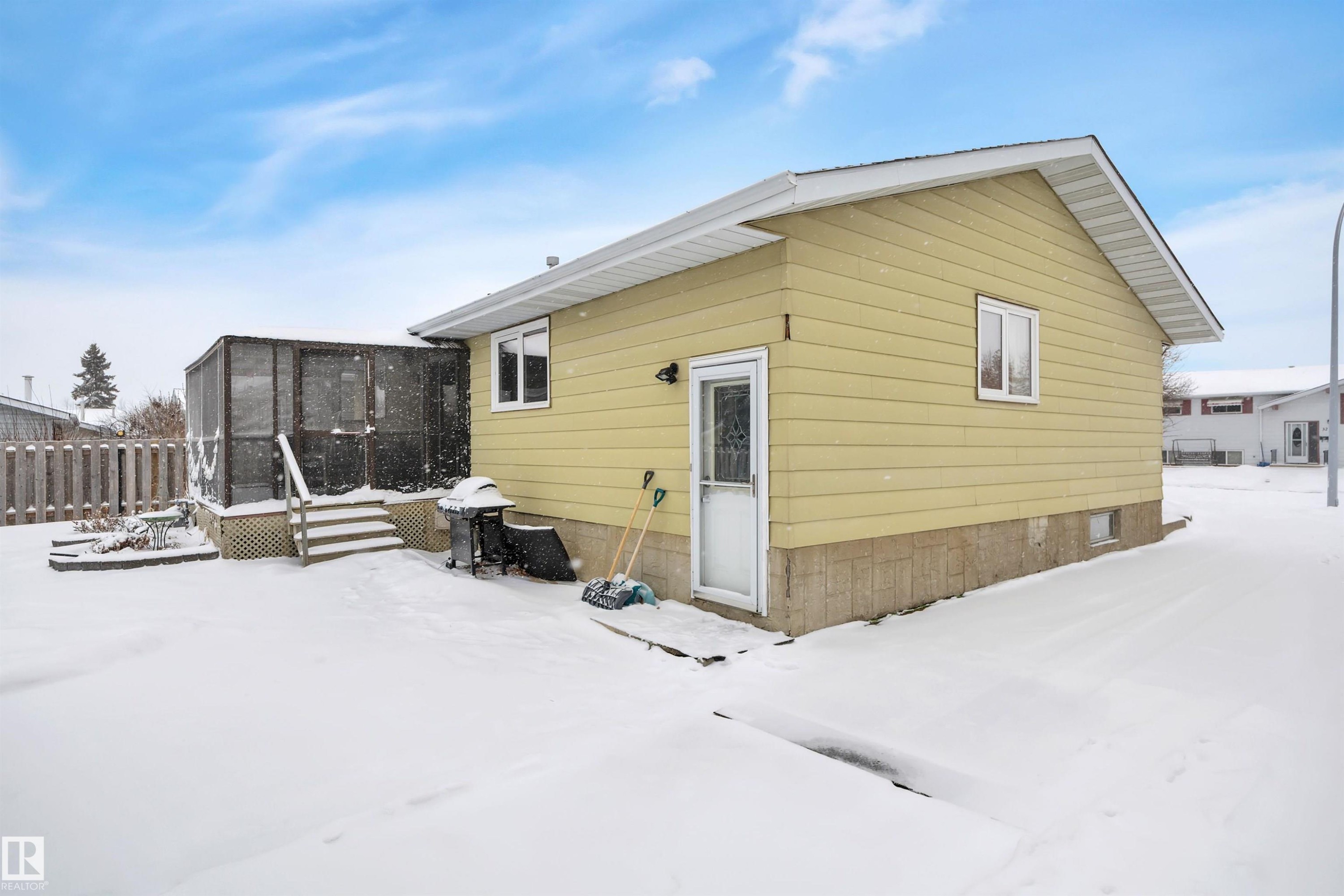 31 Camelot Crescent, Leduc, AB - Outdoor With Exterior