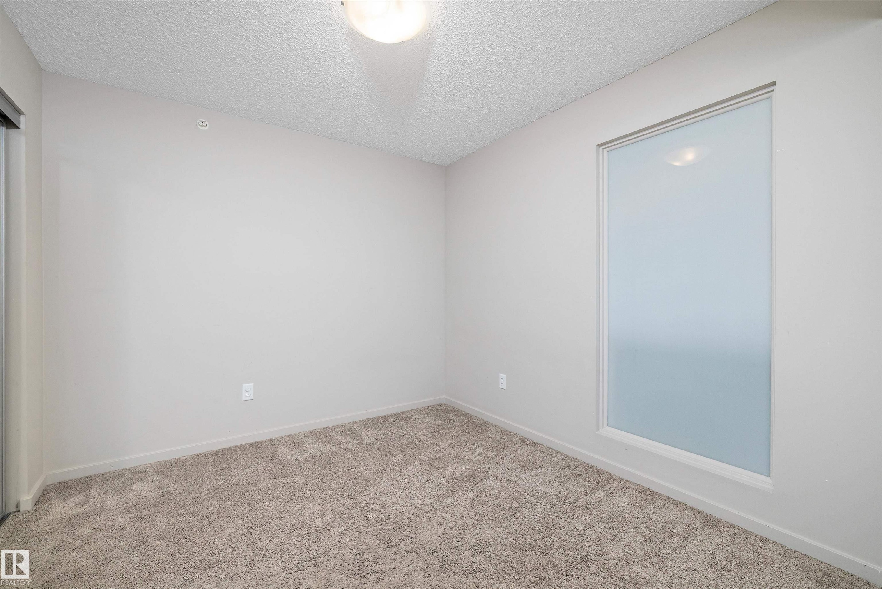 414 5404 7 Ave, Edmonton, AB - Indoor Photo Showing Other Room