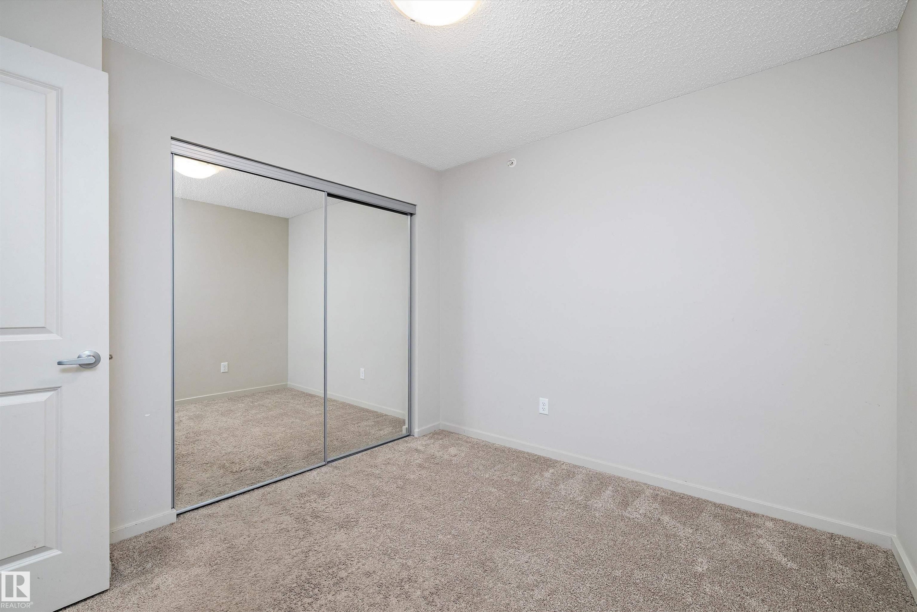 414 5404 7 Ave, Edmonton, AB - Indoor Photo Showing Other Room