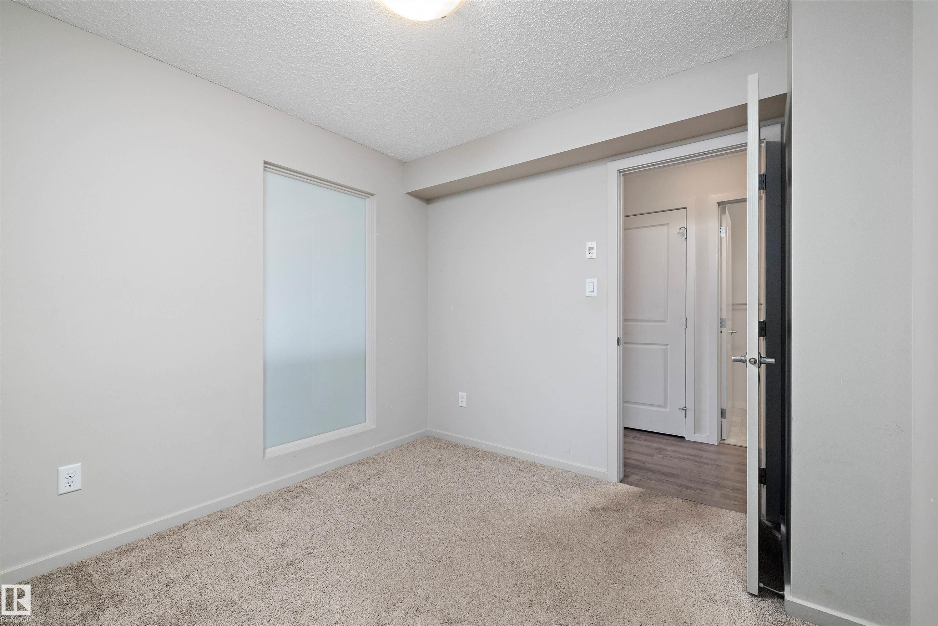 414 5404 7 Ave, Edmonton, AB - Indoor Photo Showing Other Room